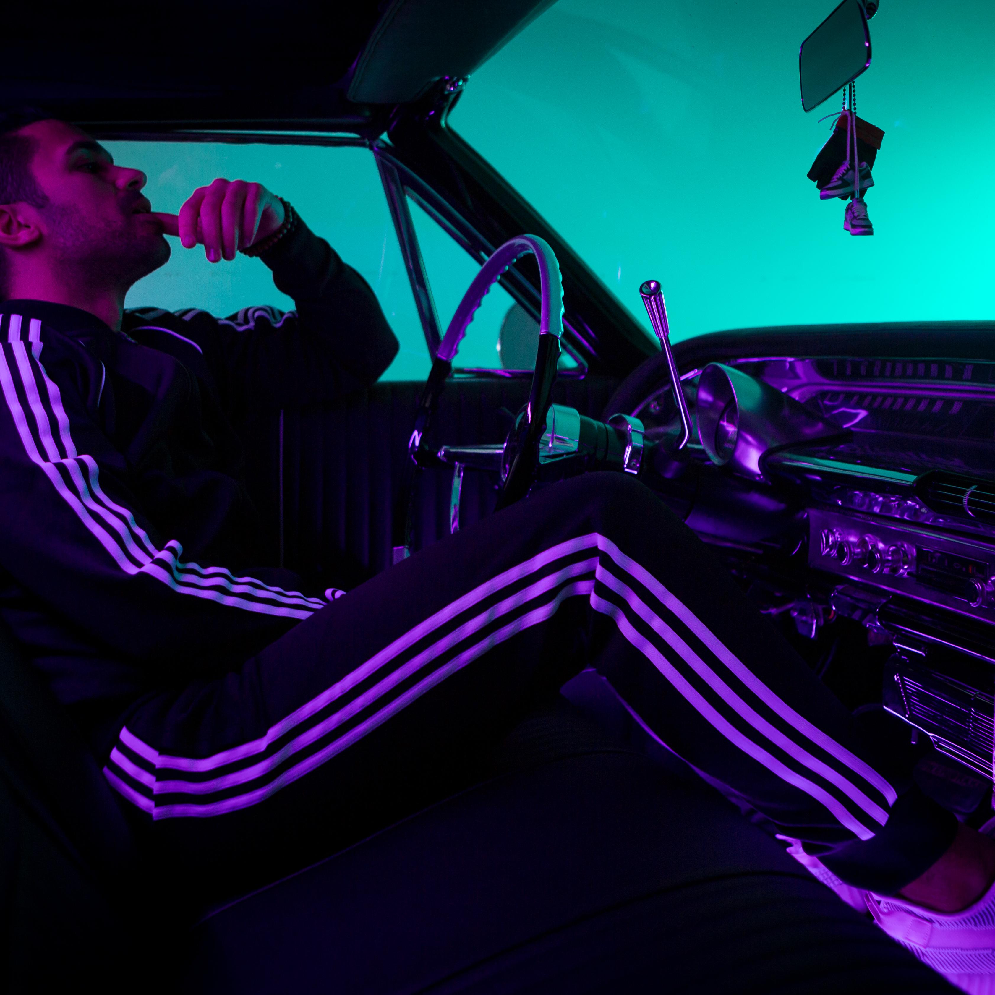 Don’t Turn Around artwork