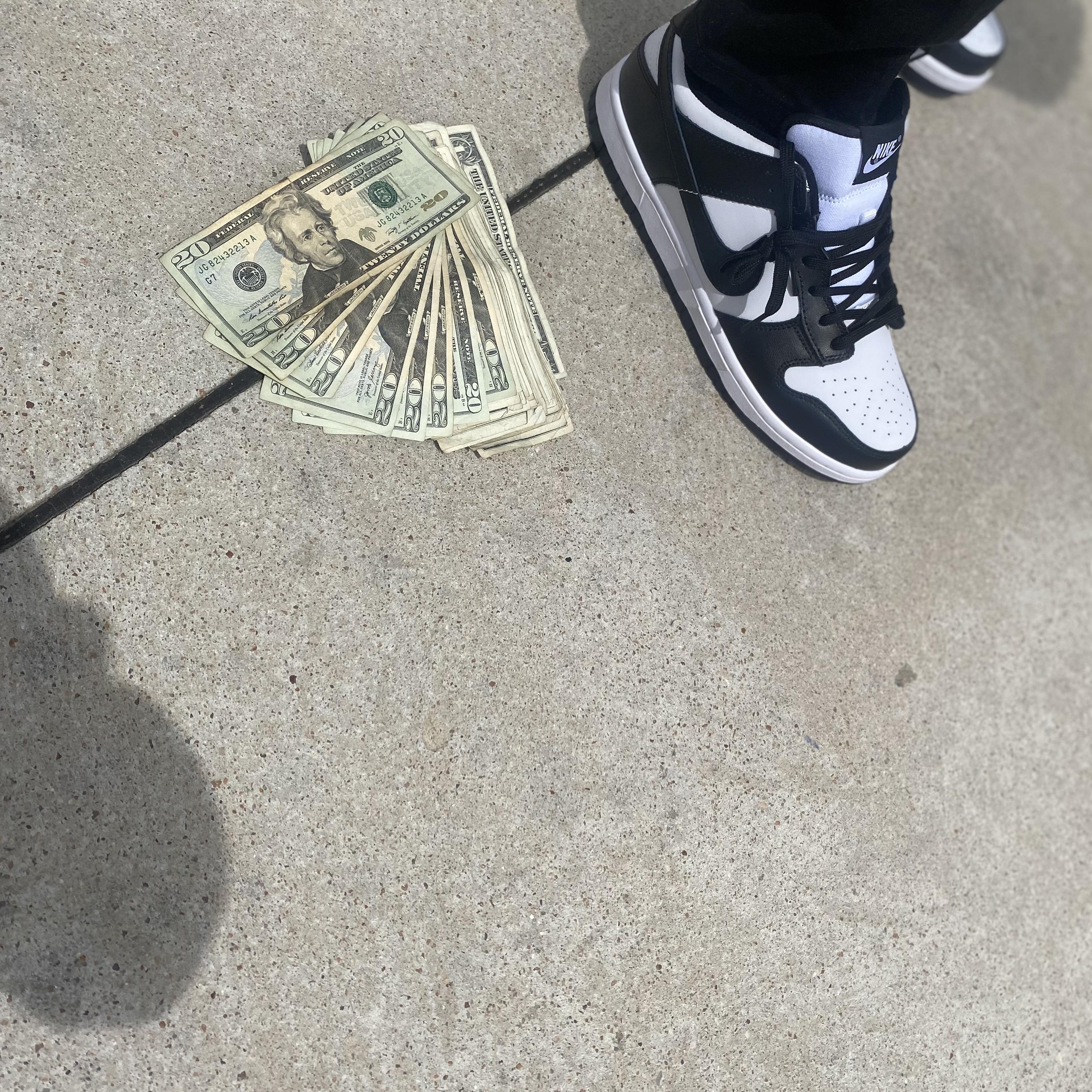 In This Bitch artwork