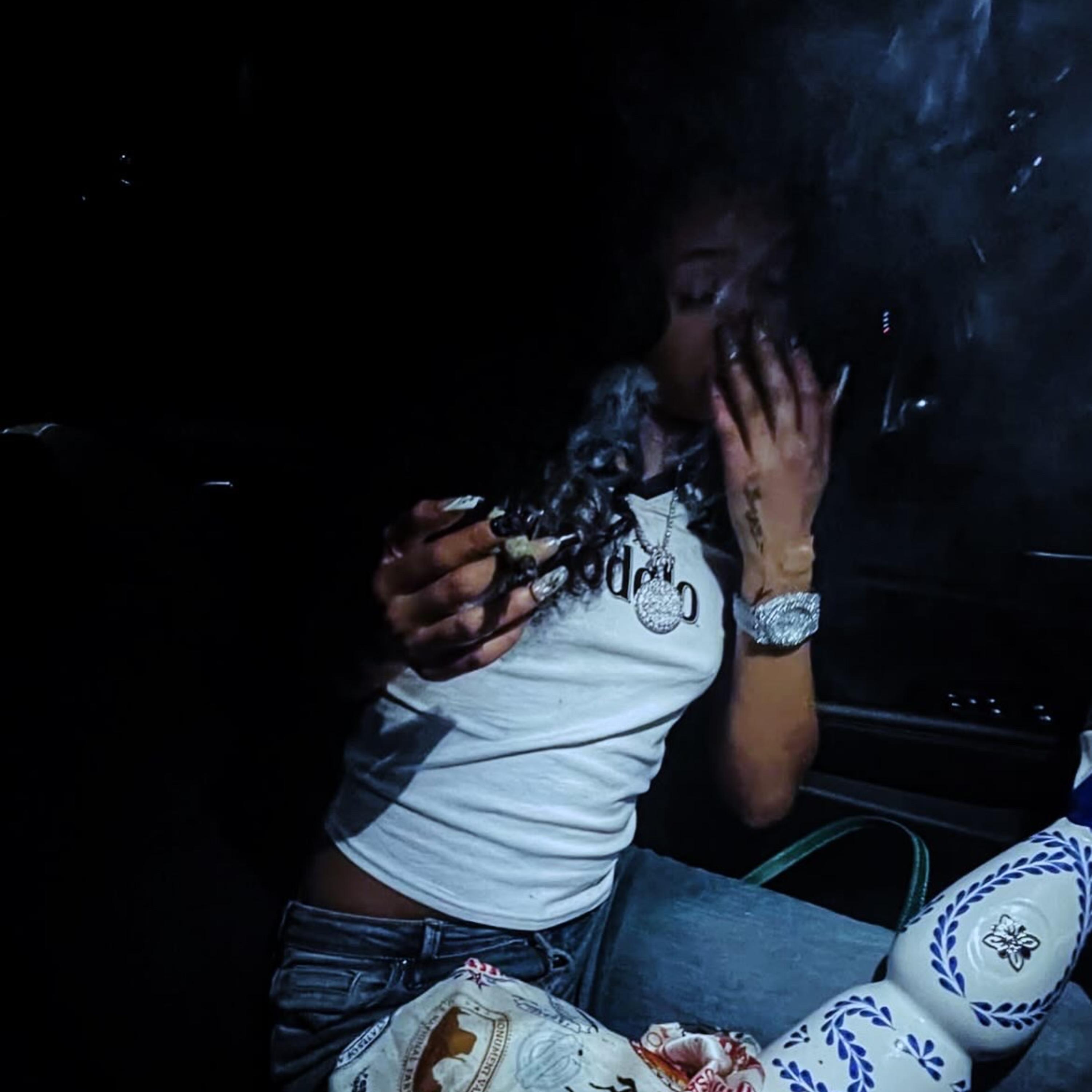 women and the caviar by Gutz Marlo Kapri cover art