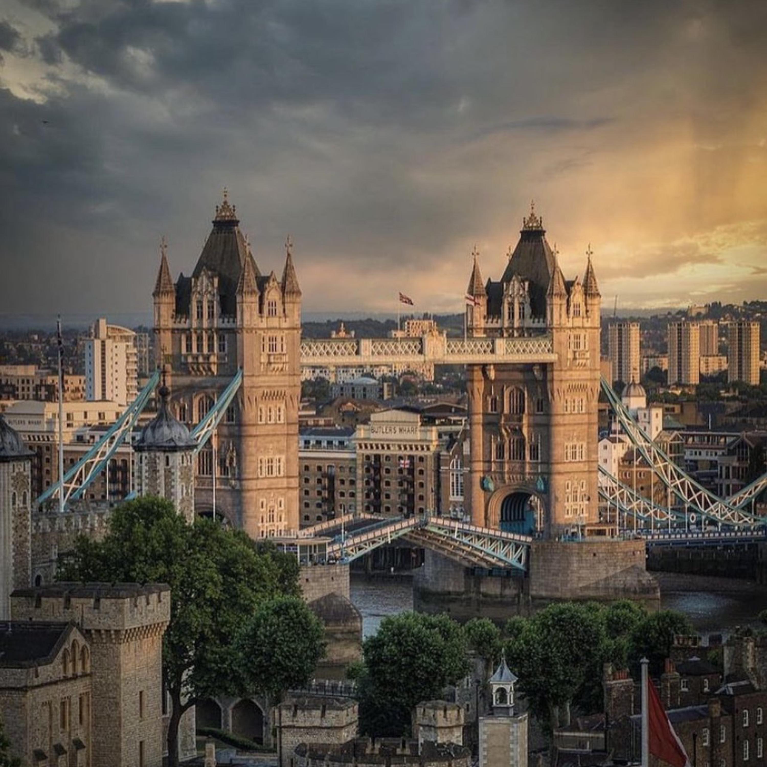 London by AlmightyKemo cover art