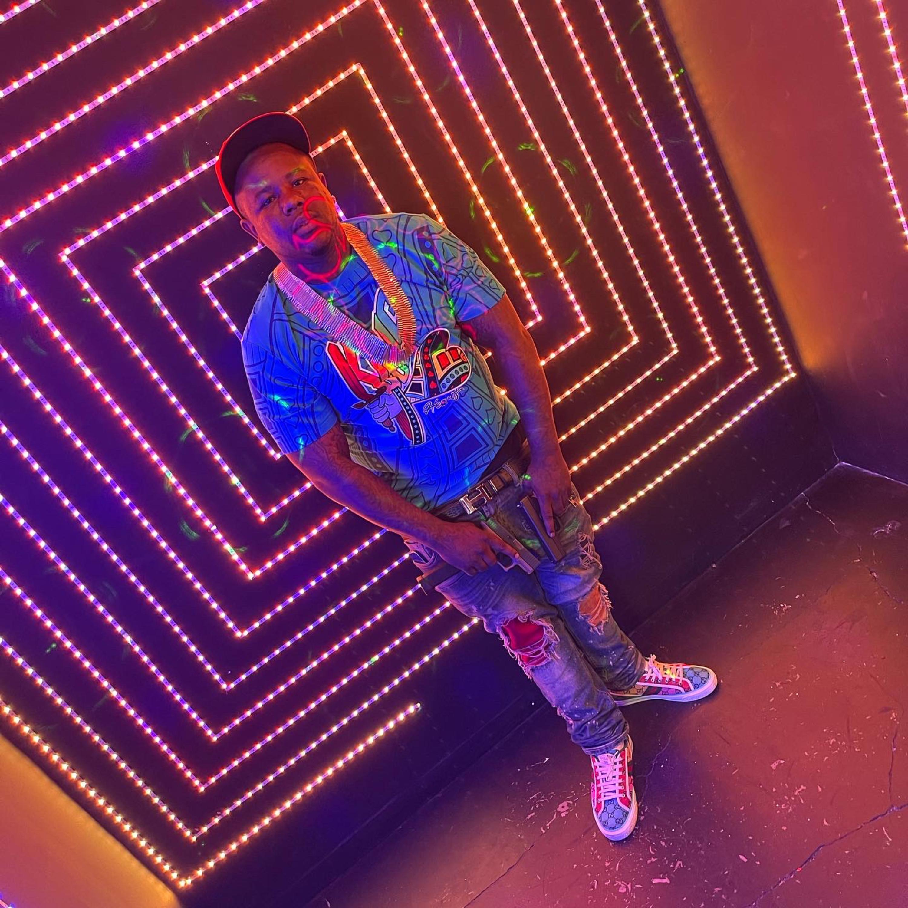 MO MONEY artwork