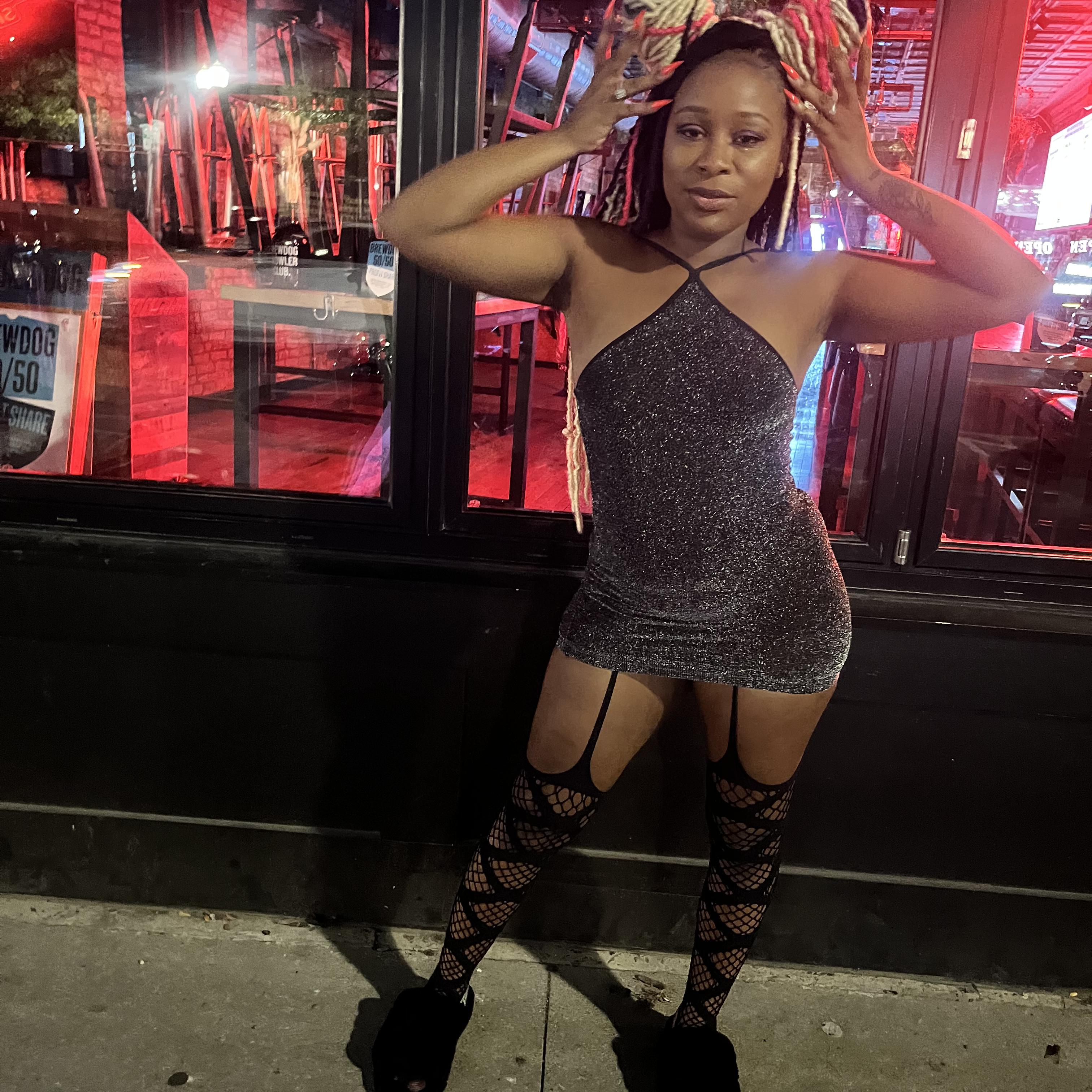 Watch Escubla artwork