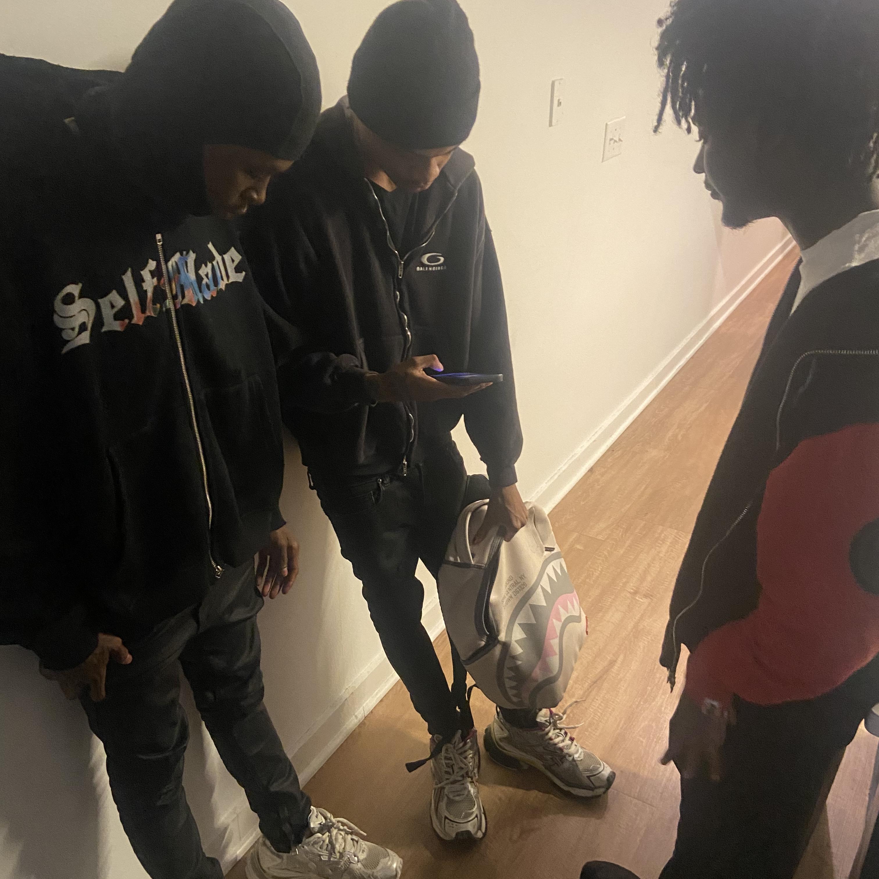Hunnit artwork