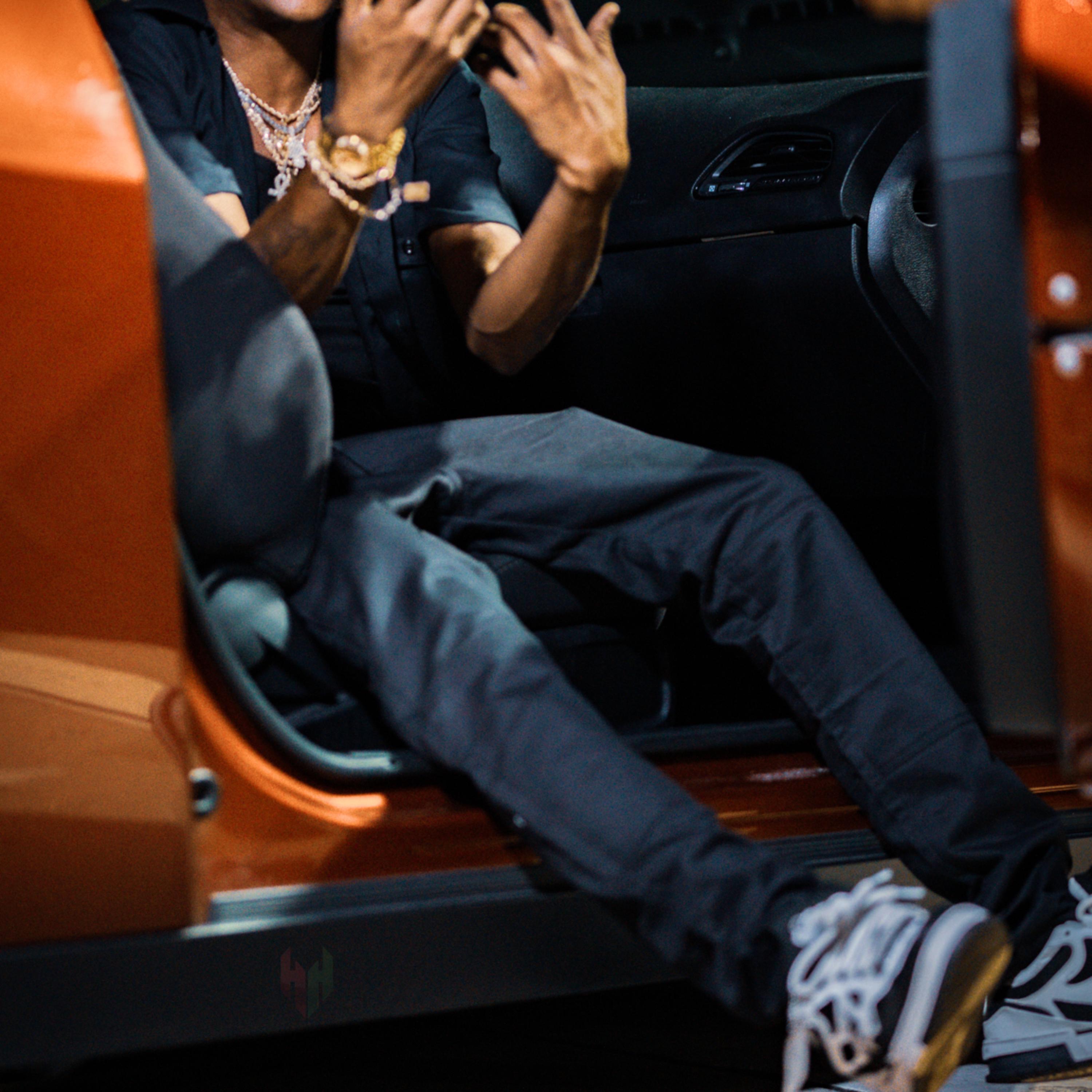 DA 1 artwork