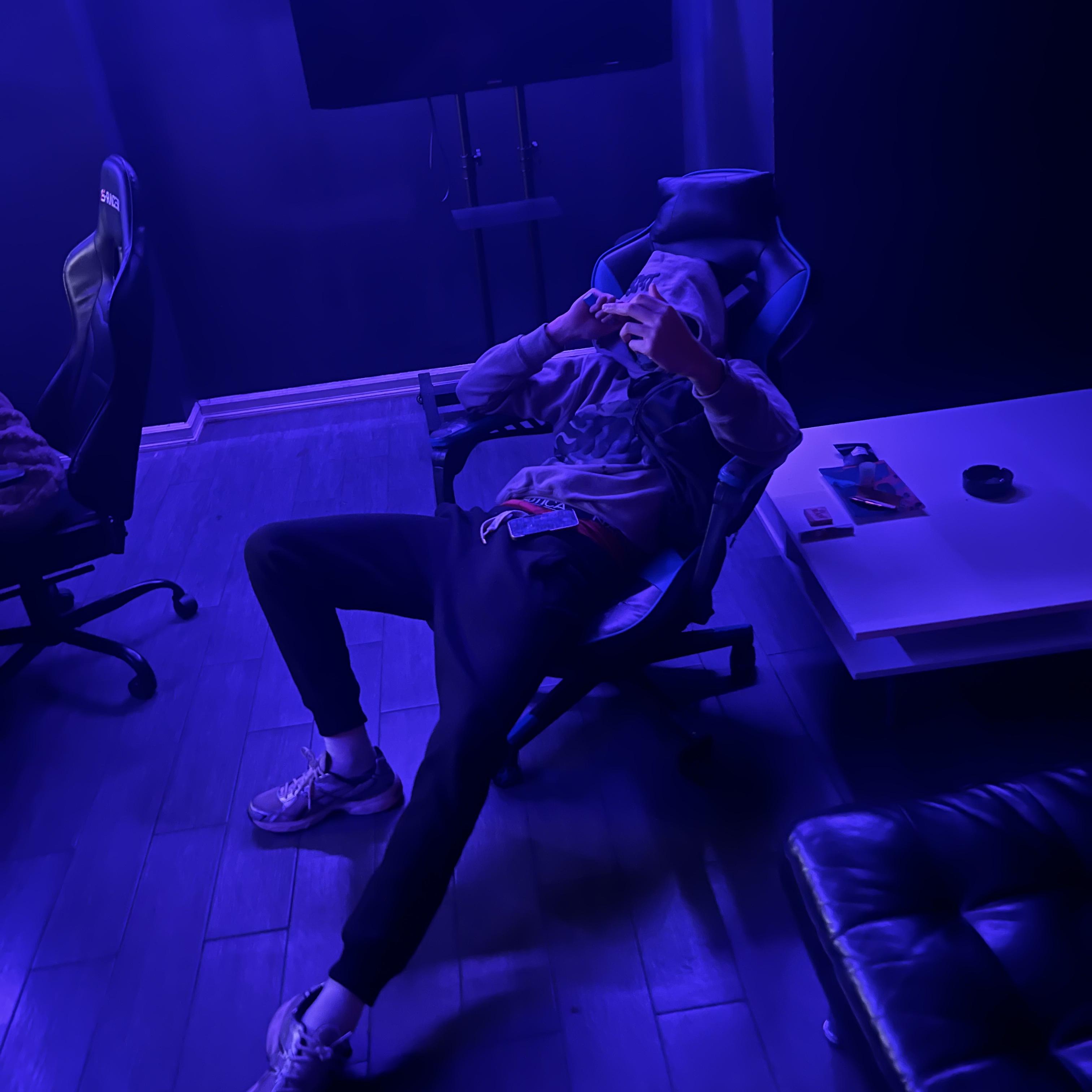 WHATS REAL WHATS FAKE artwork