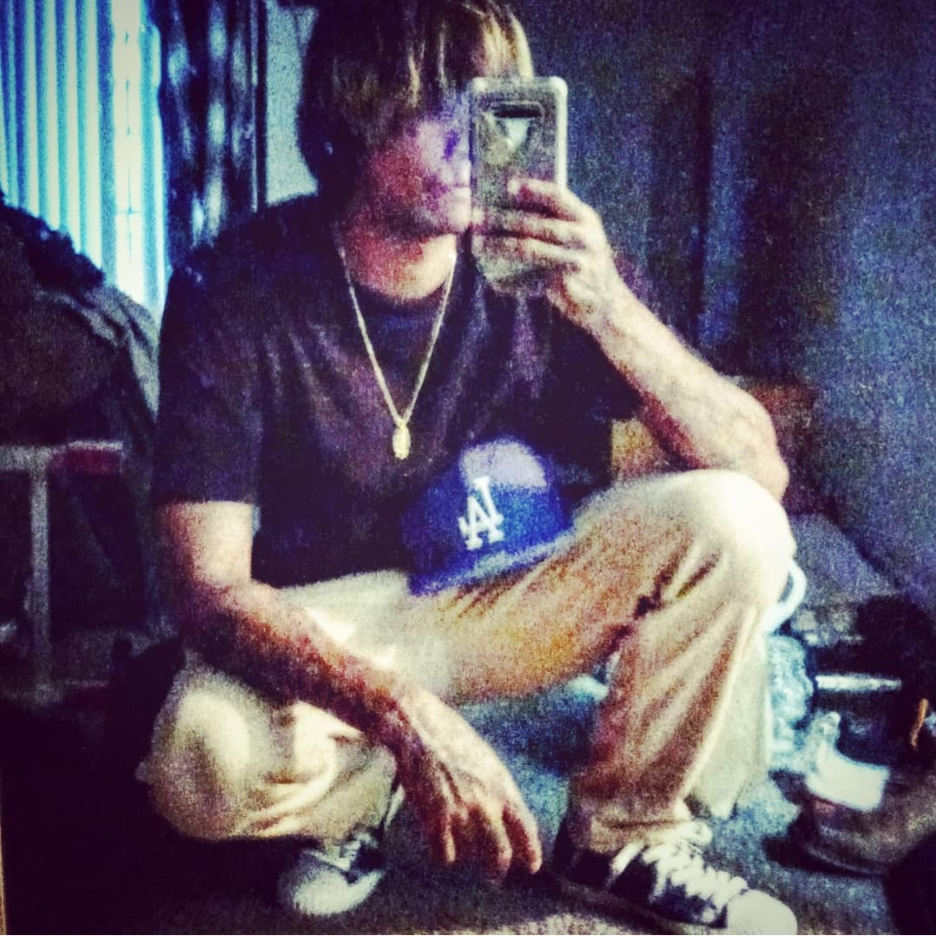 Never Nuhuh by Fluent The Alien cover art