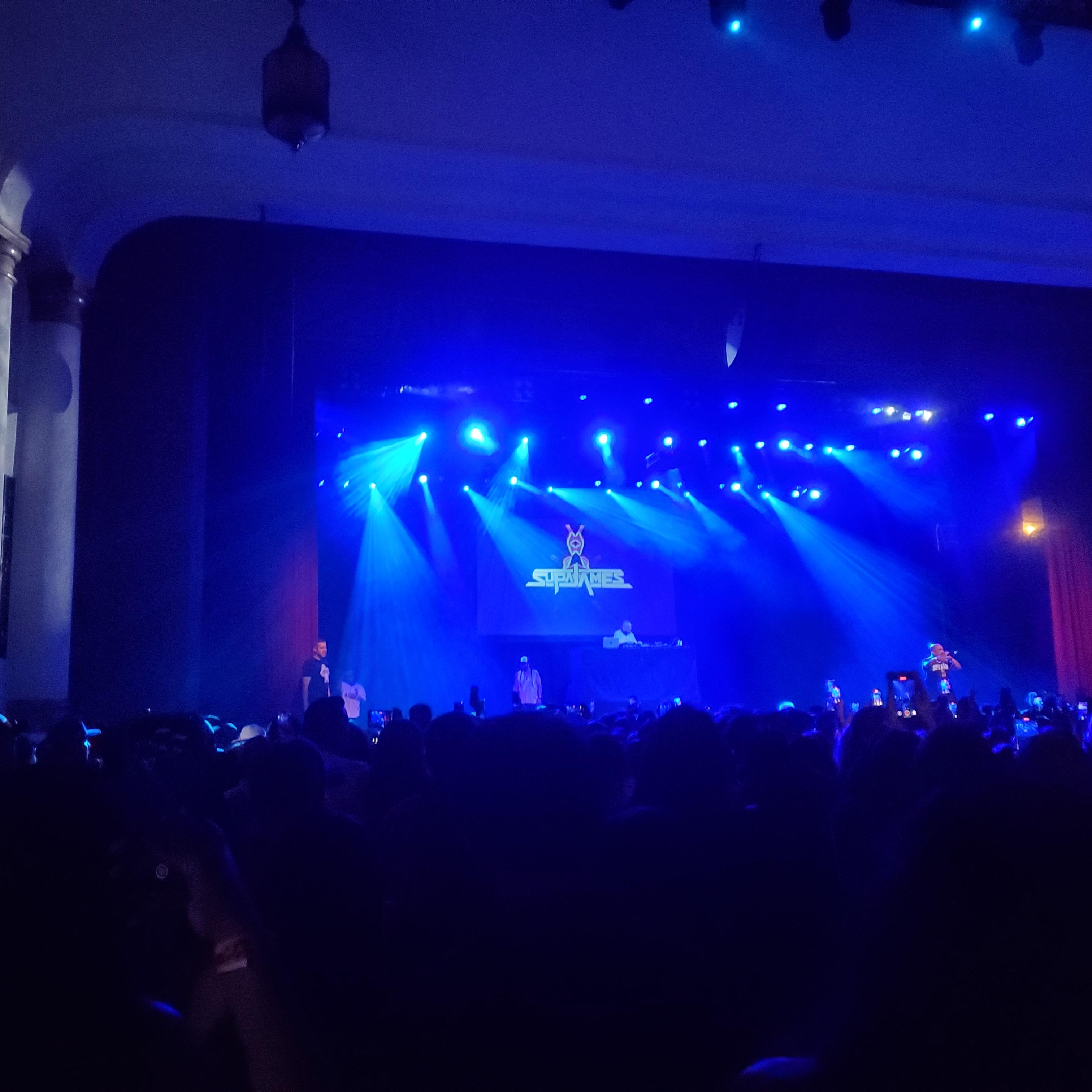 LET ME SEE YOU SHAKE IT artwork