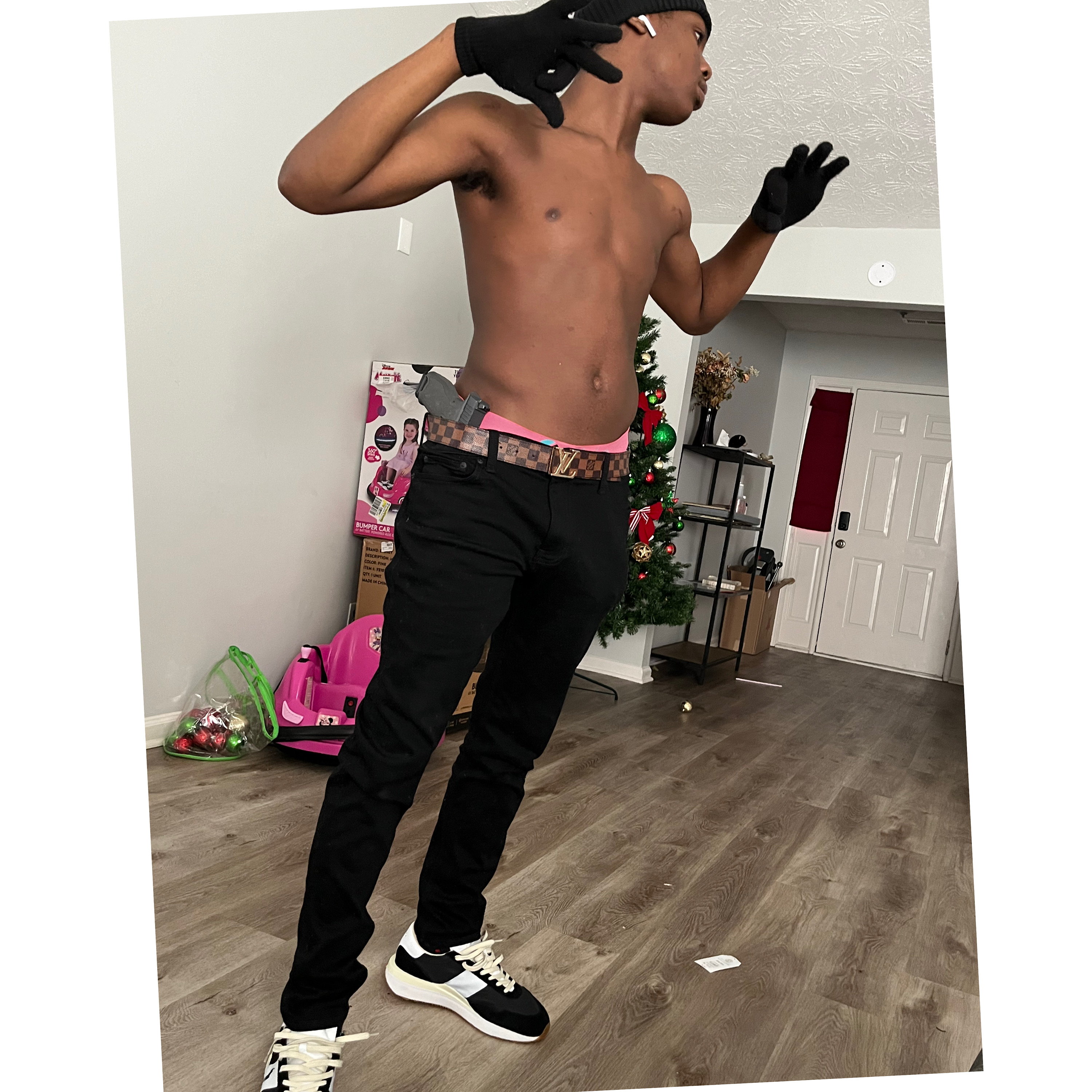 Free Q5 artwork