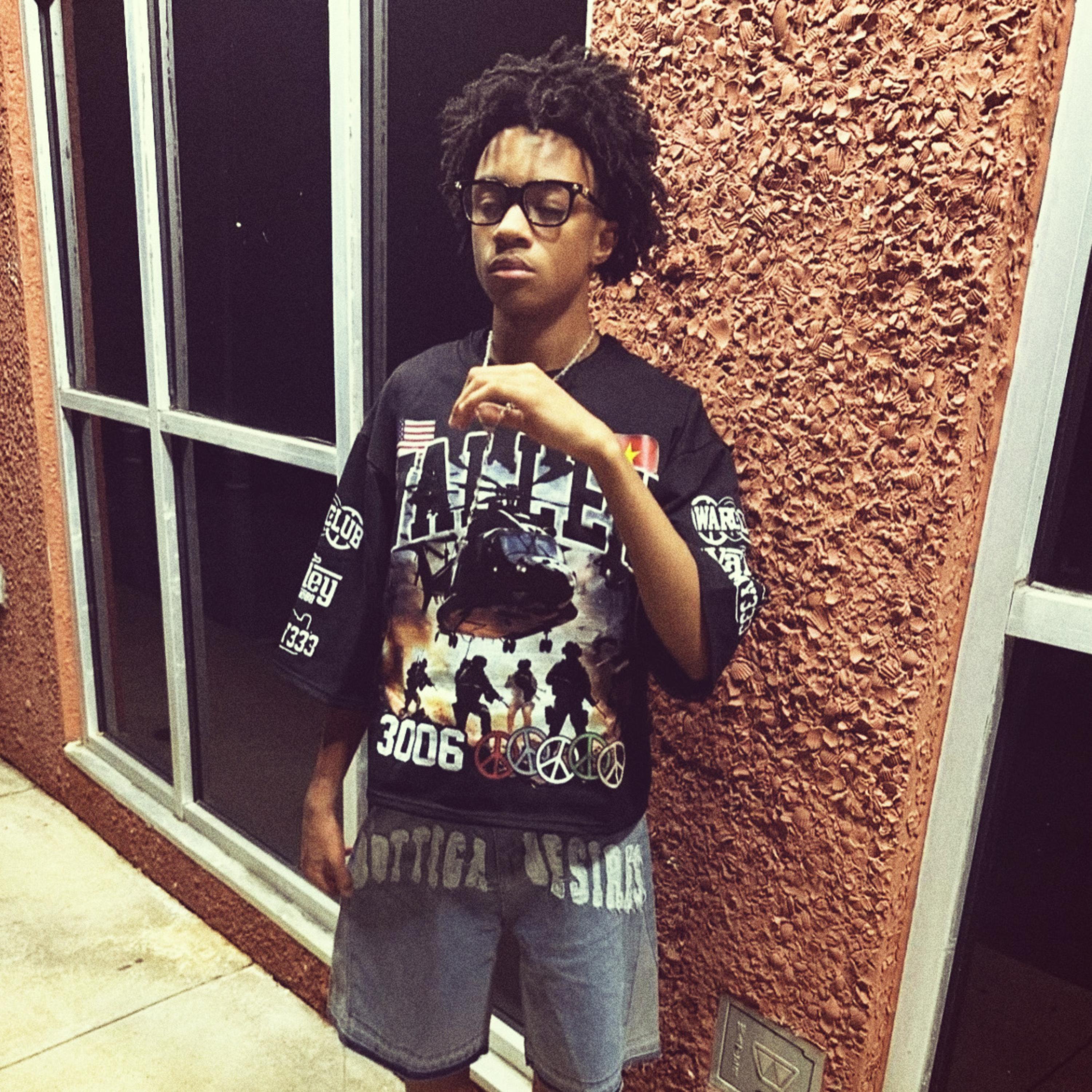 936 Living by Cameo3x cover art