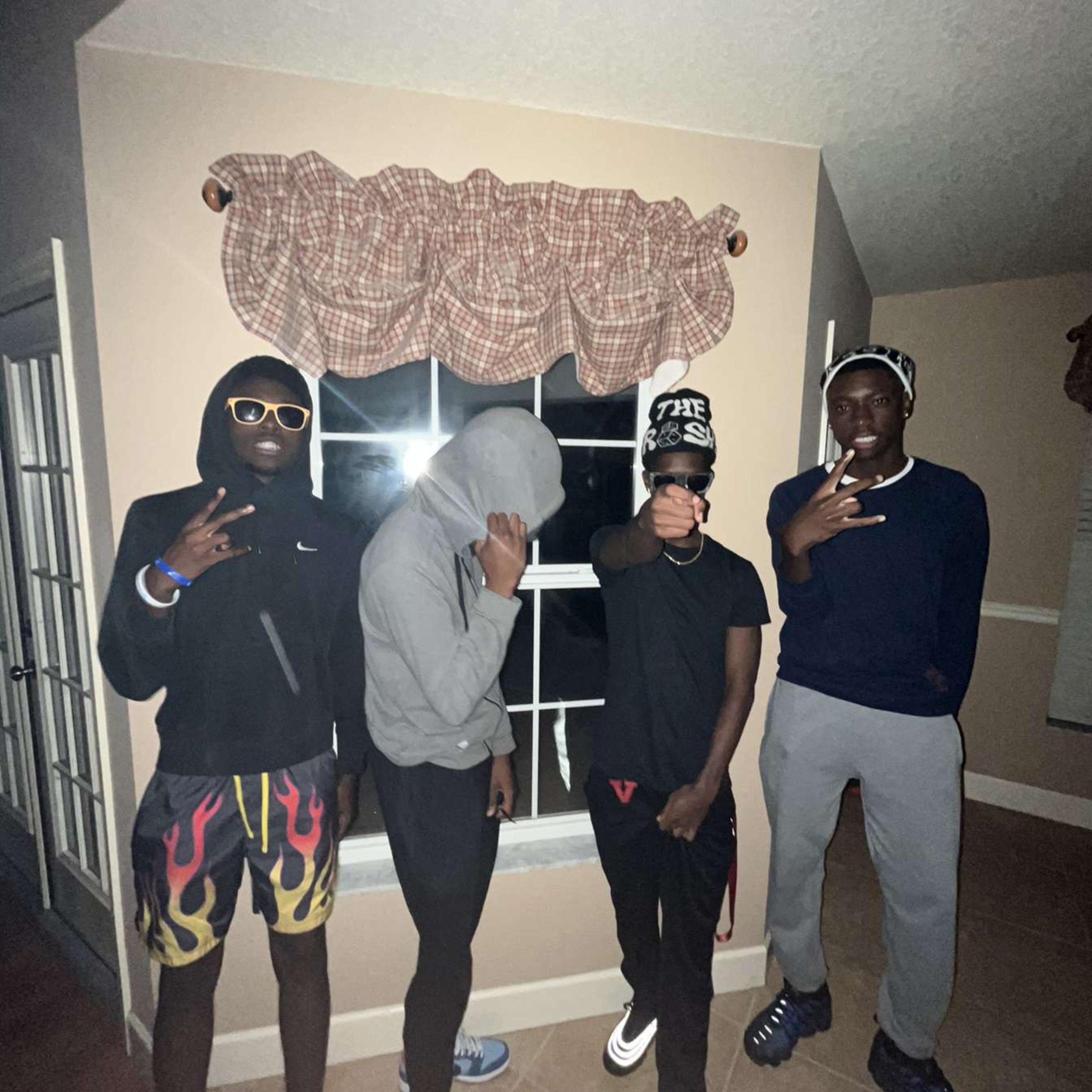 Ten 4 artwork