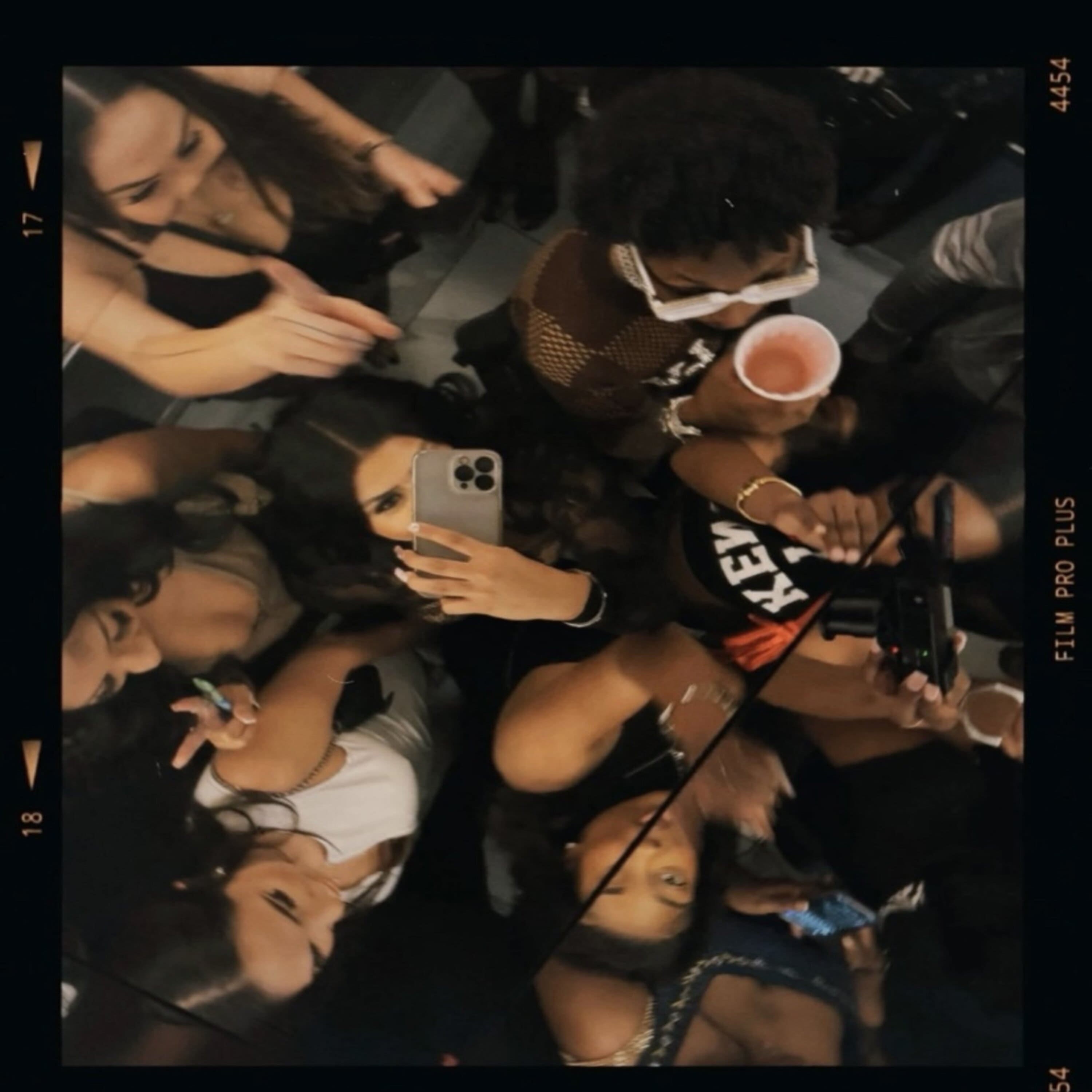 JULIOOOO artwork