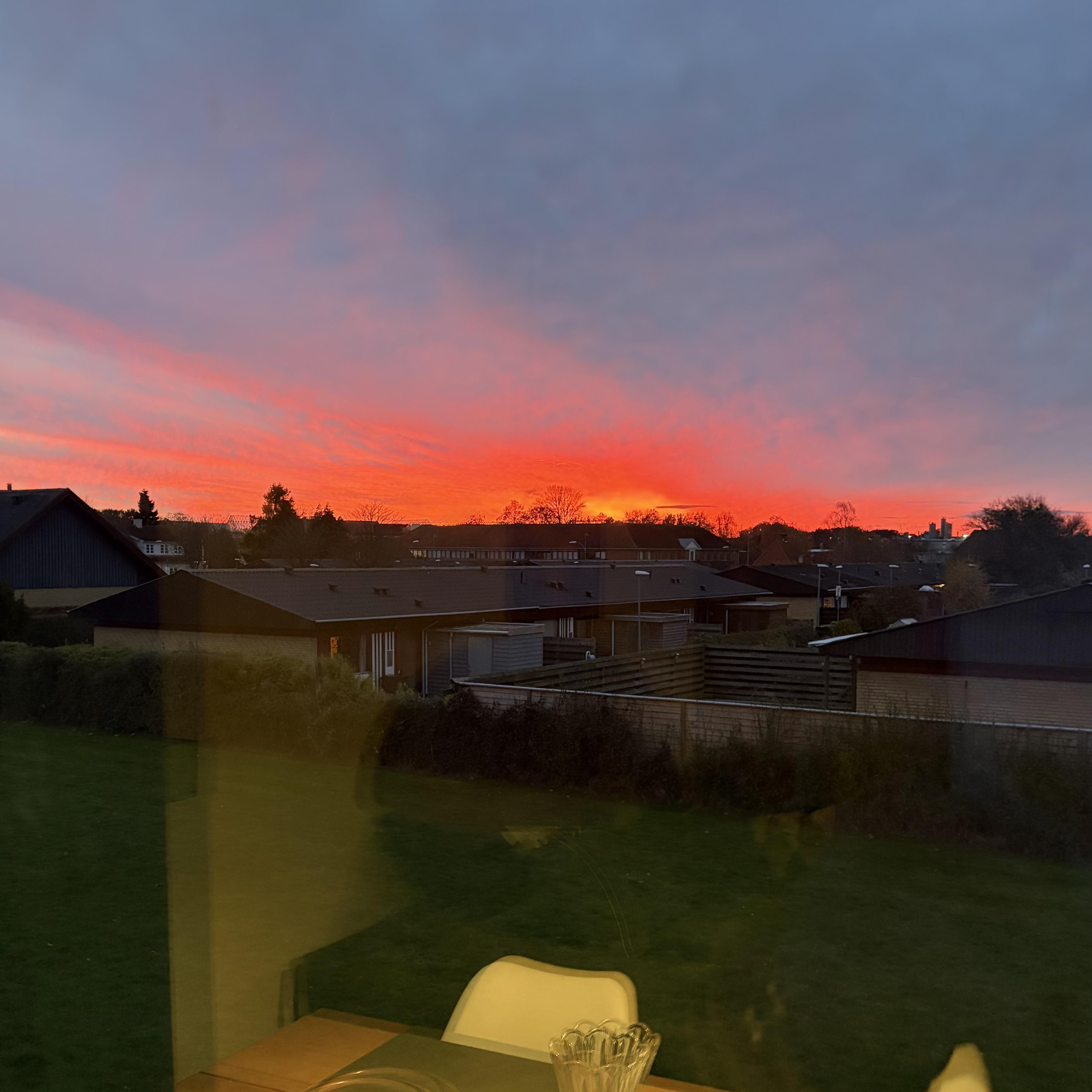 Midt I Ingenting artwork