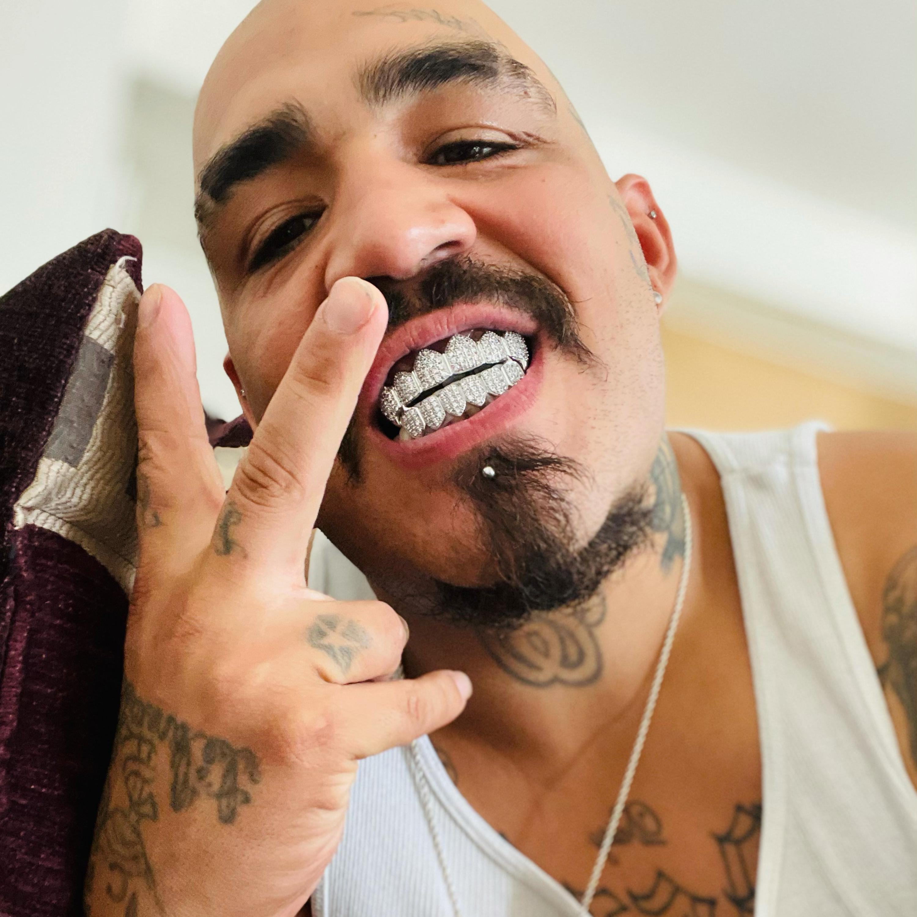 On The Hood She Bad artwork