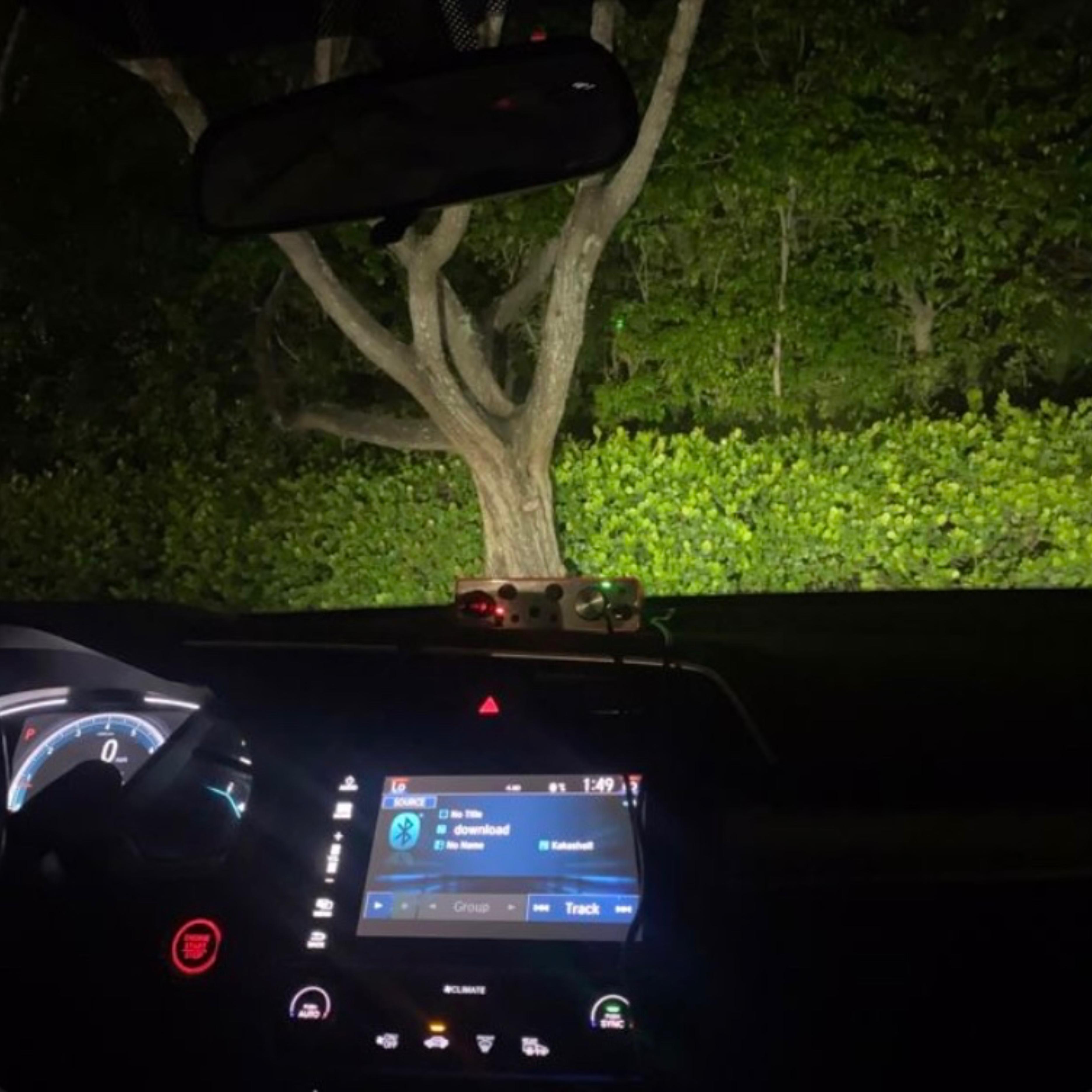 SHE'S ÔN THE MÔÔN! artwork