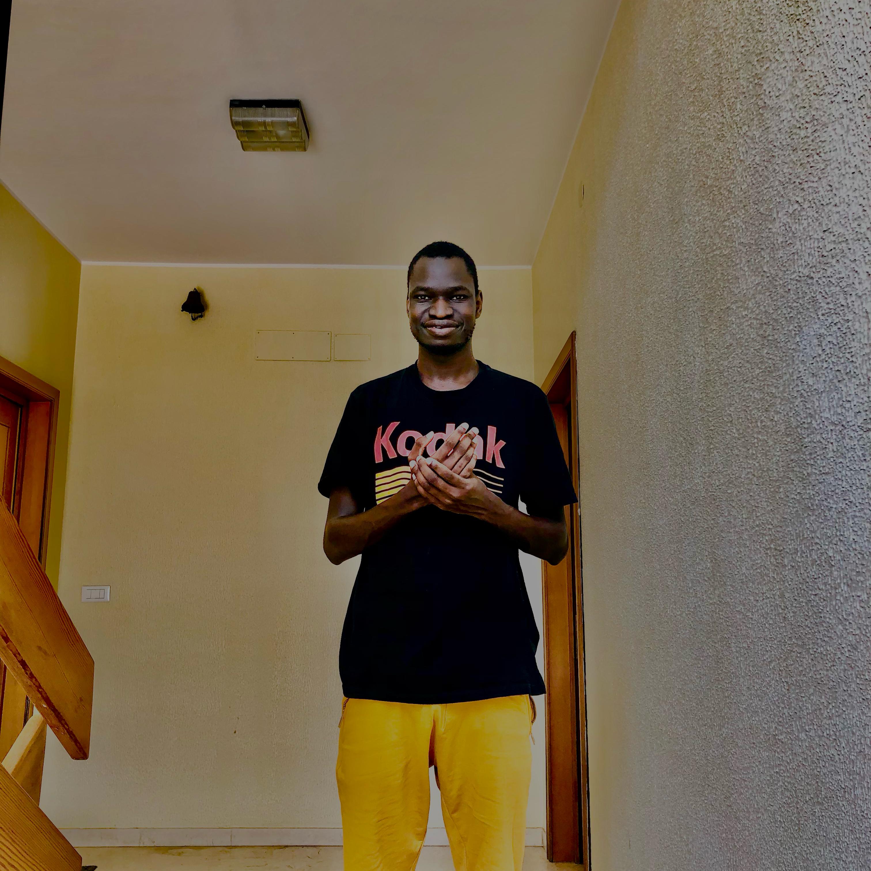 Elle Est Belle artwork