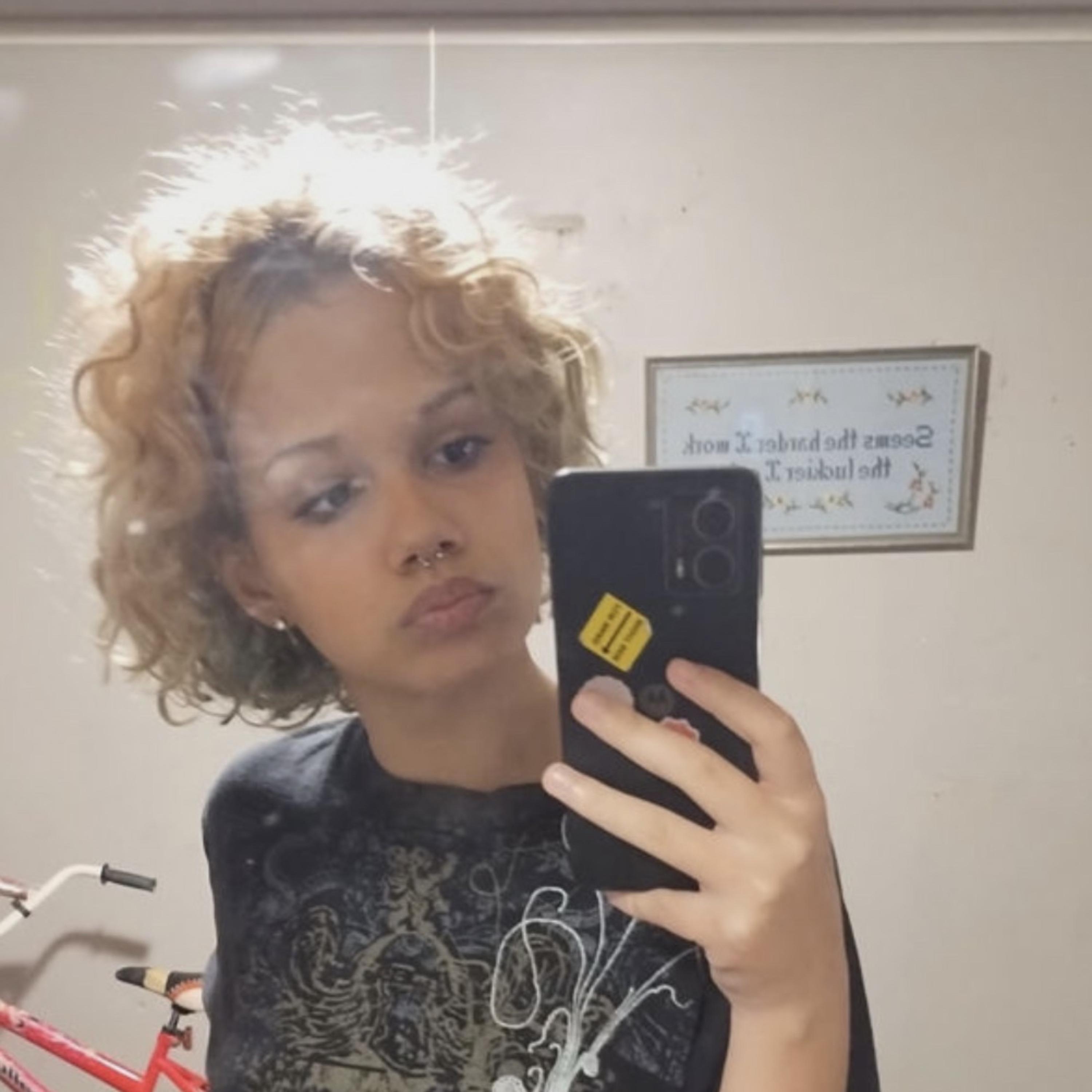 LightSkin Hoe by Vampmadelone cover art