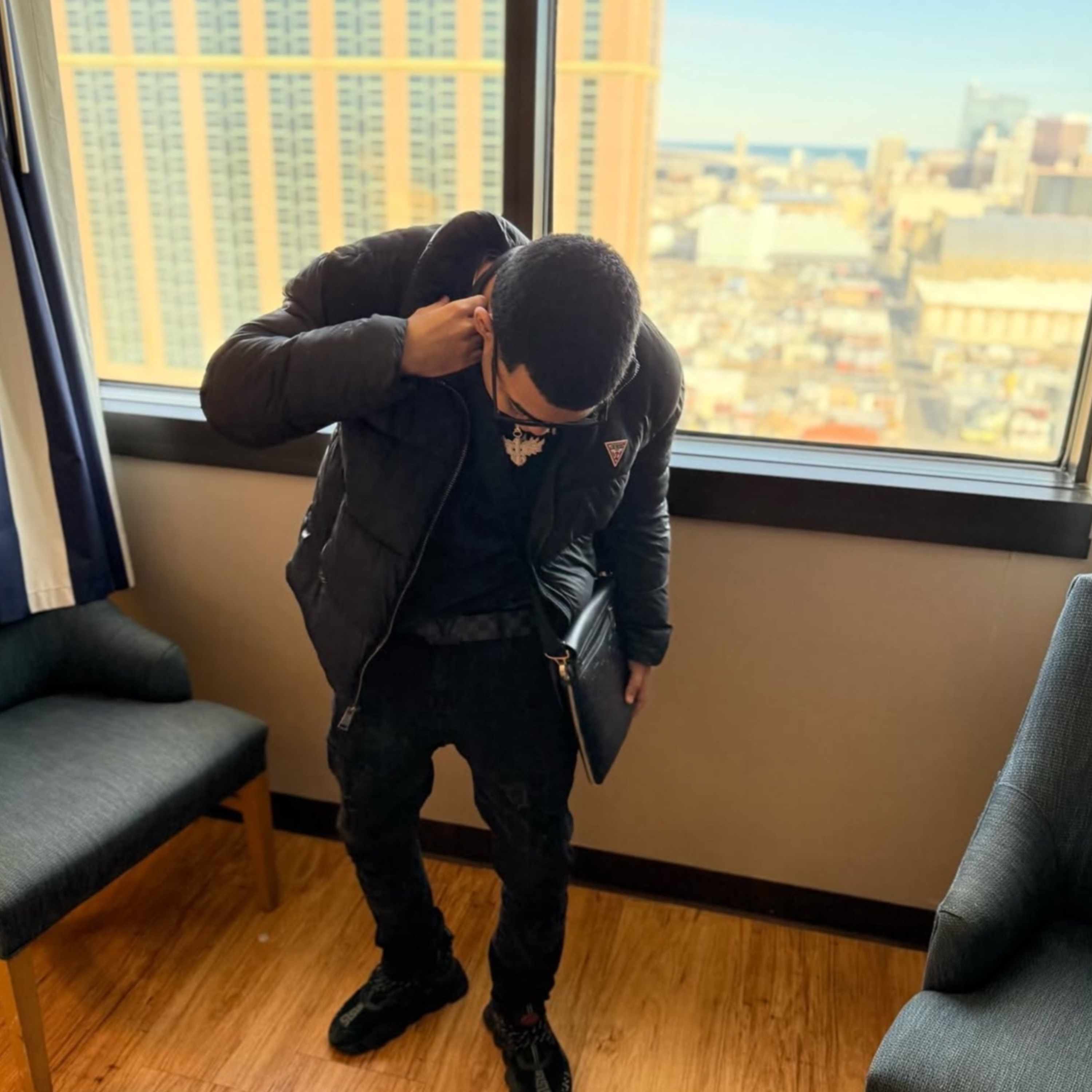 No Tiene Valor artwork