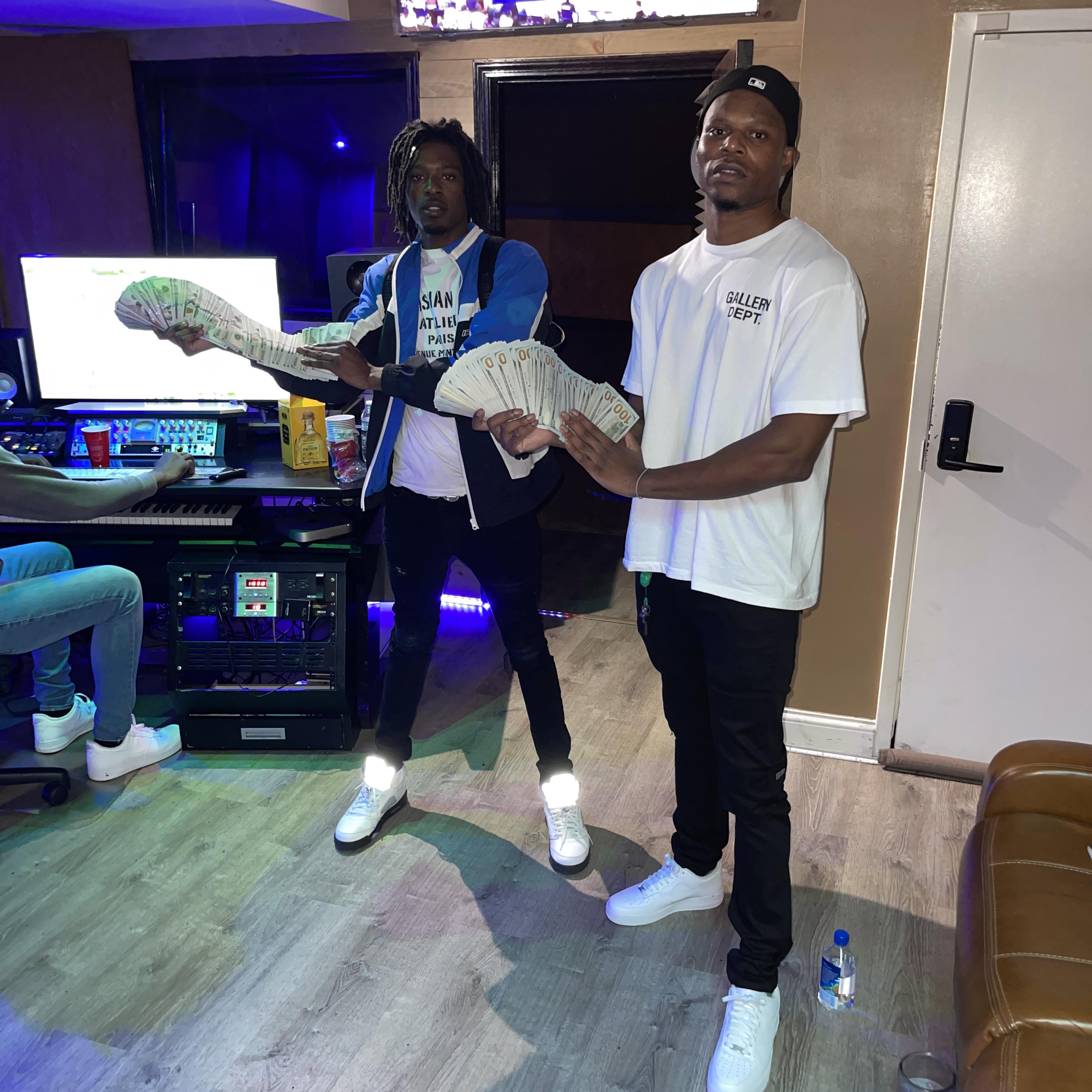 HUNNITS artwork
