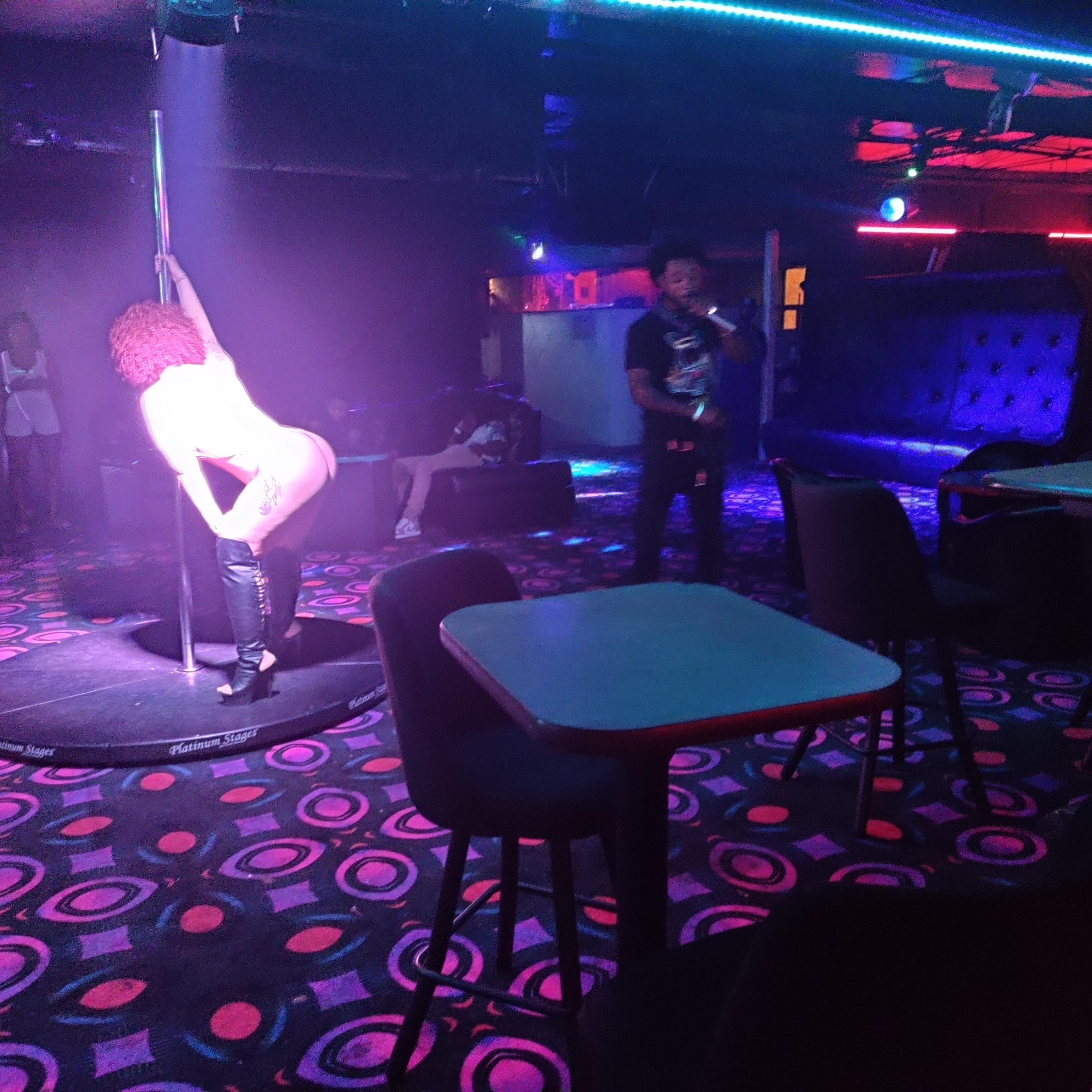 HOW SHE MOVING artwork