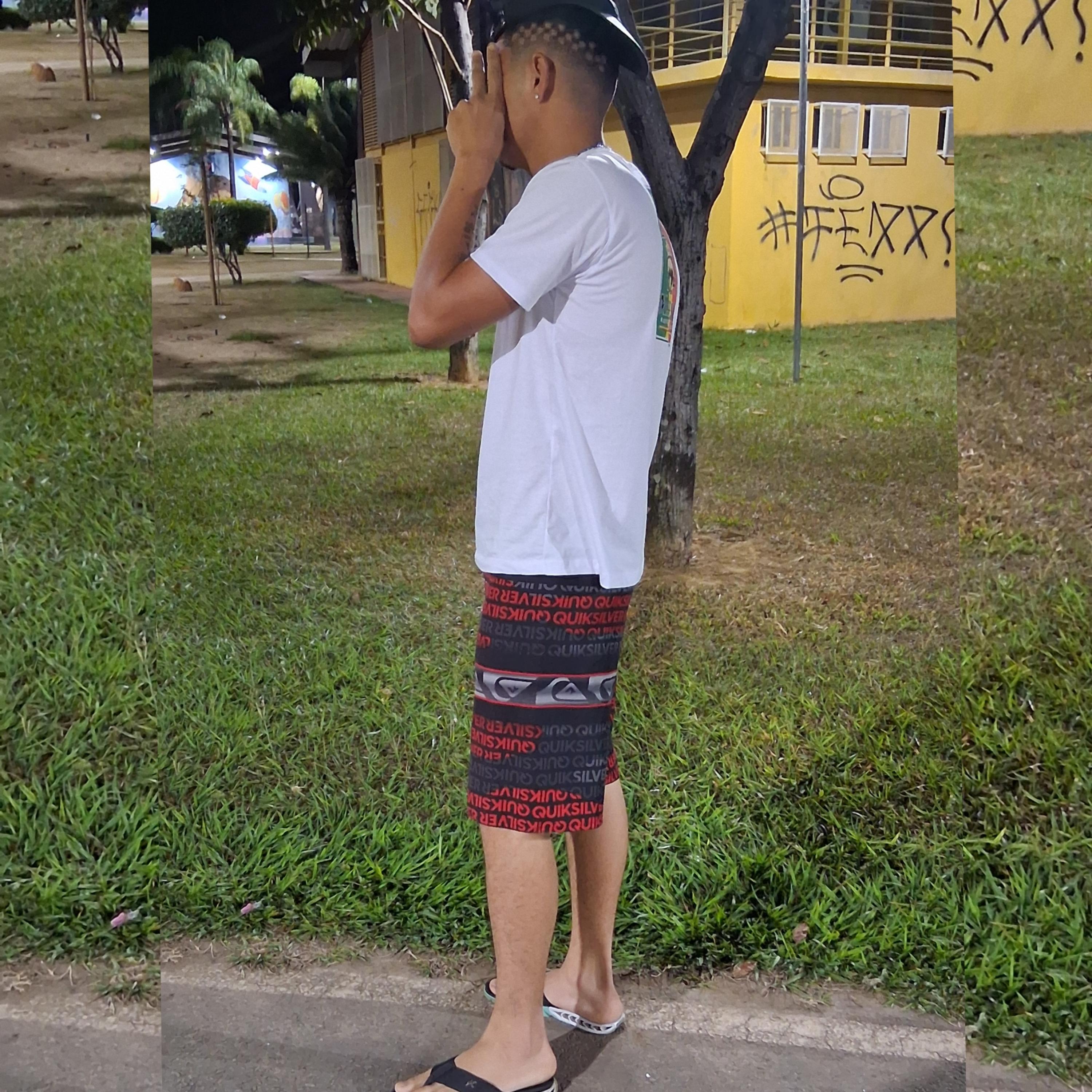 TEM 18 QUE SE F0D4 artwork