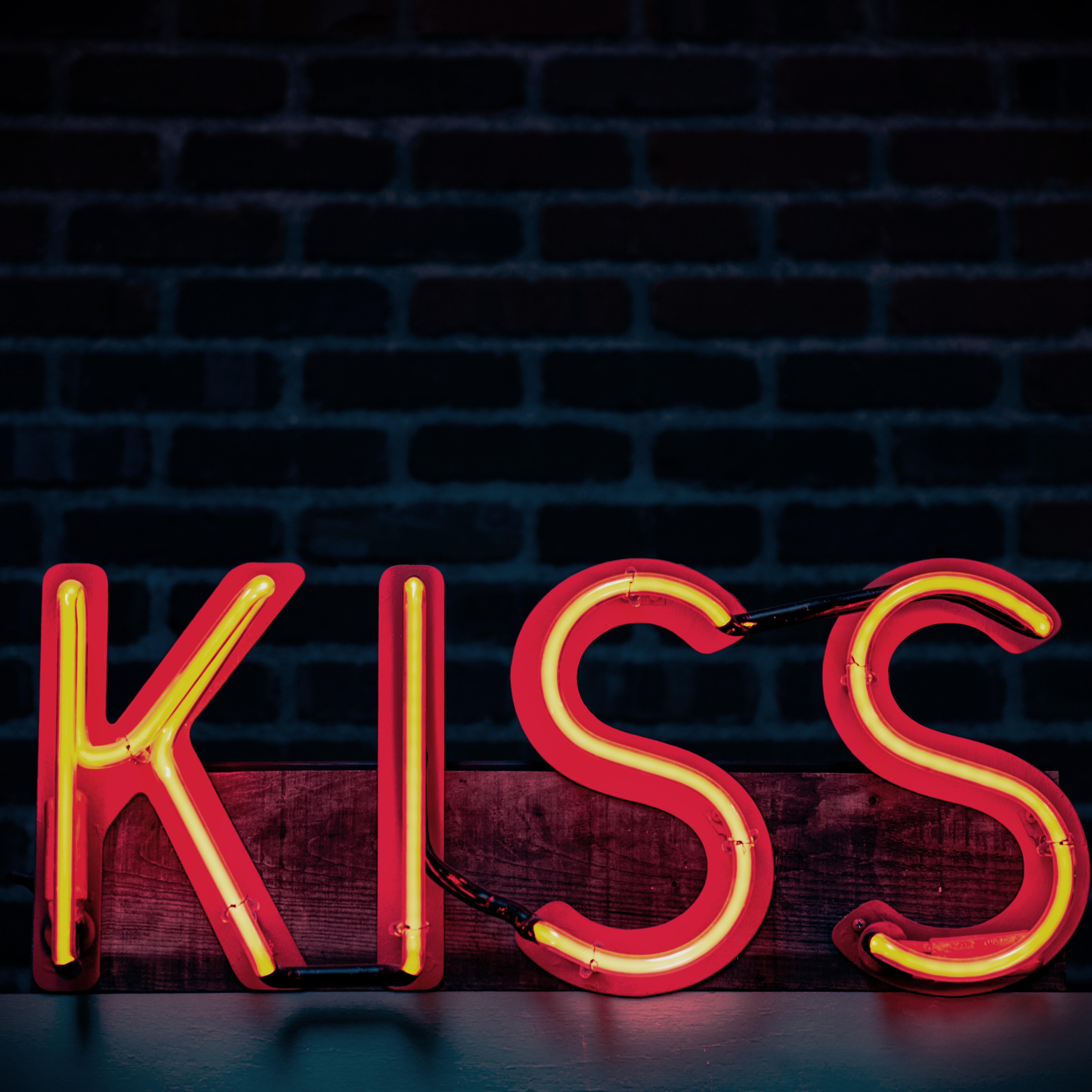 Kiss artwork