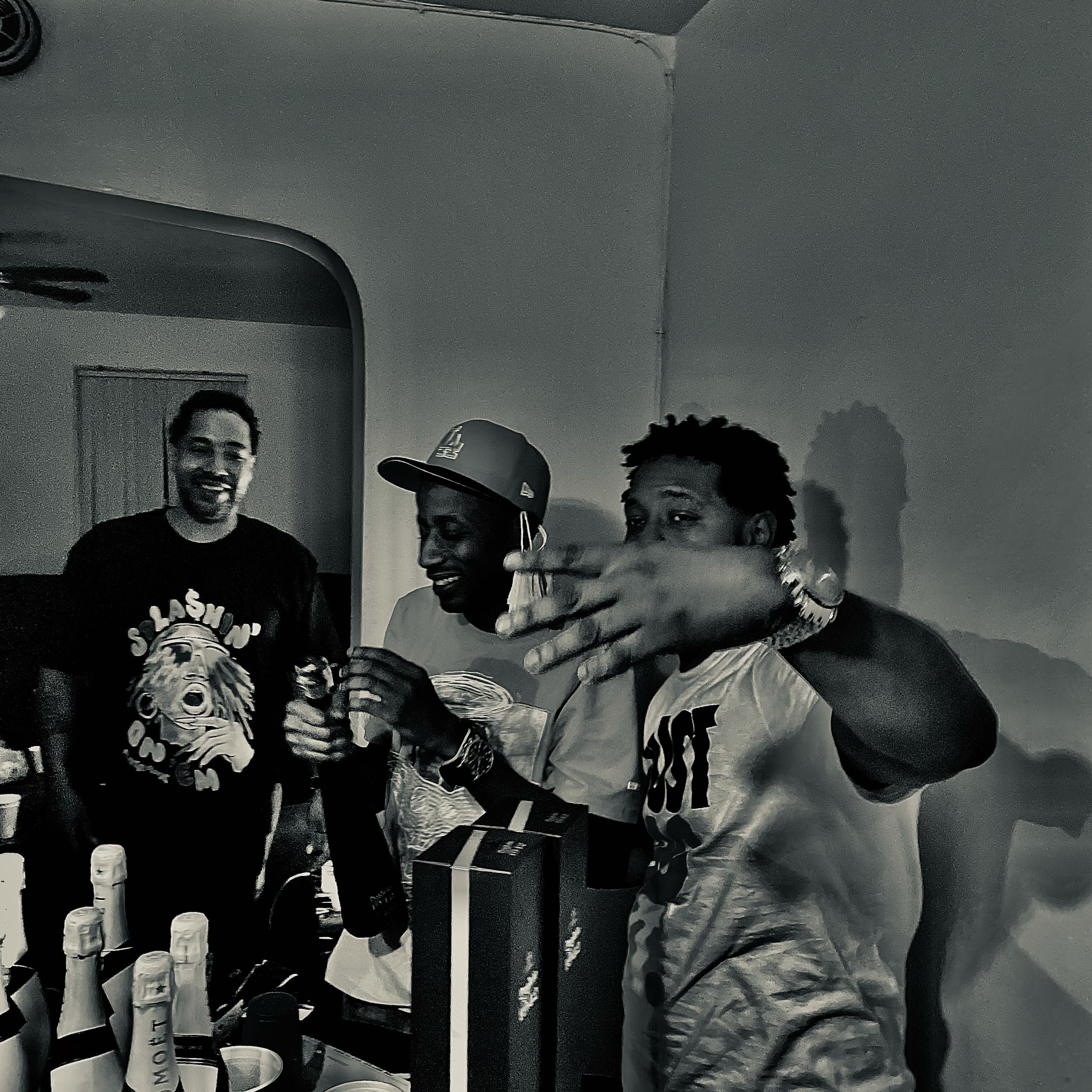 Mula Lifestyle artwork