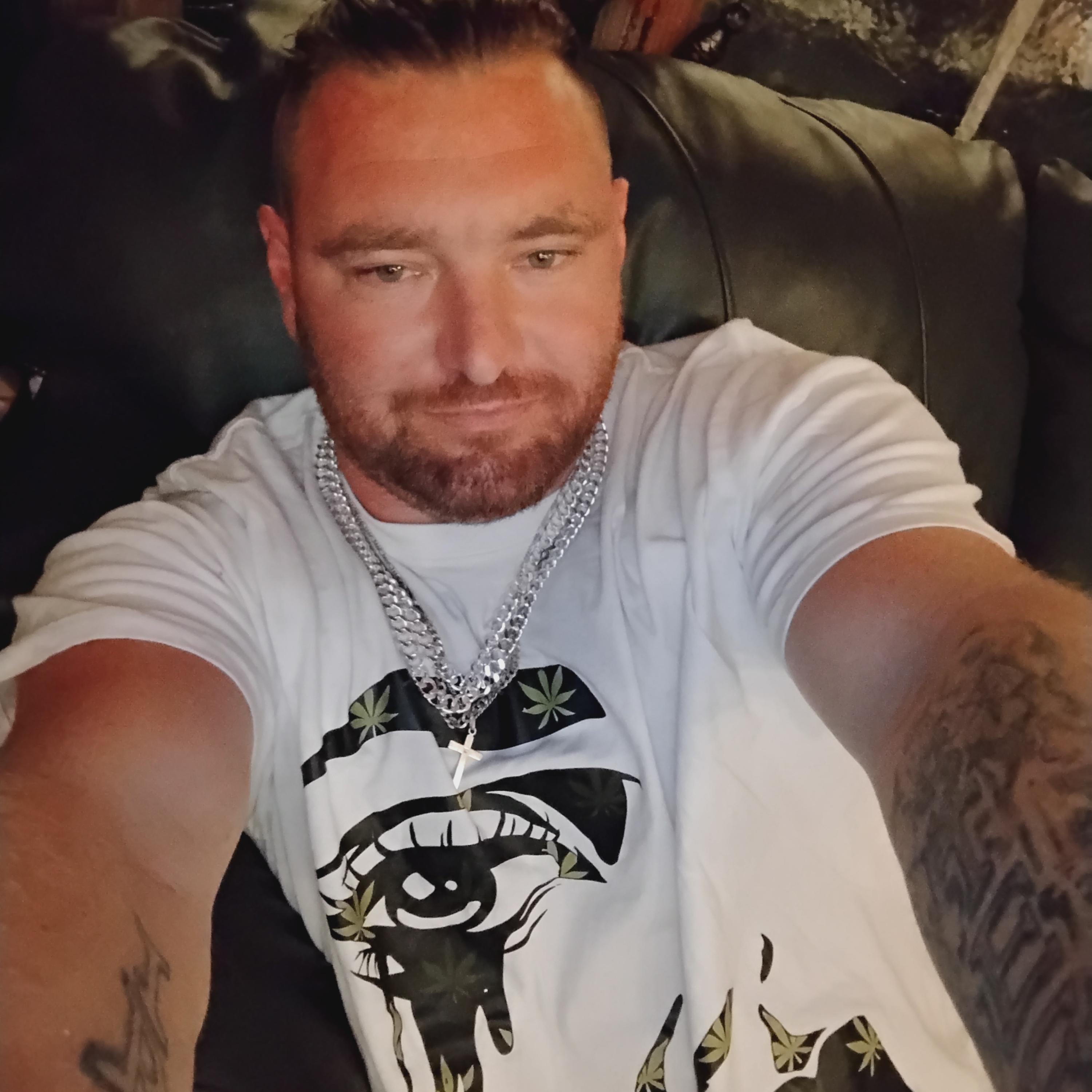 watch me move artwork