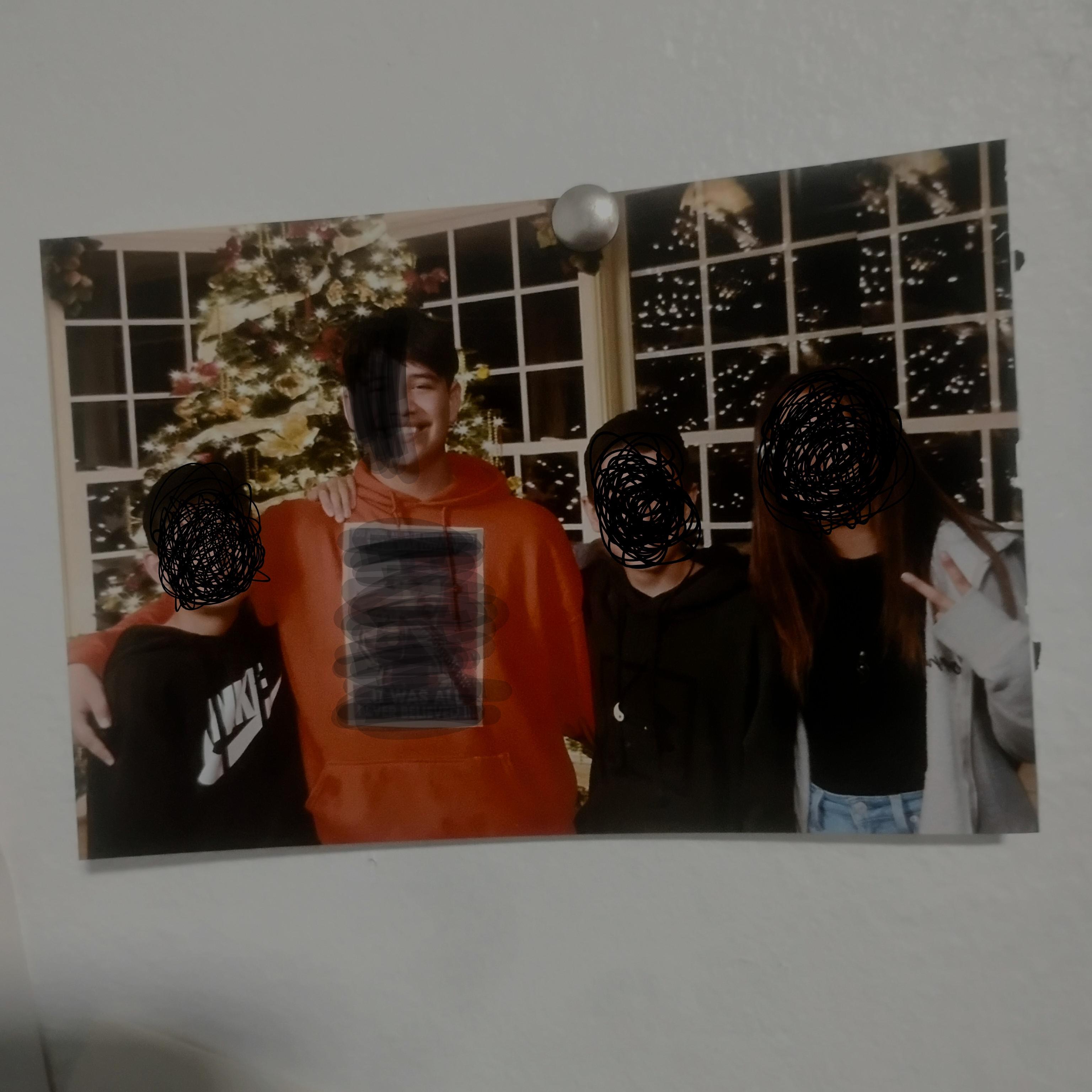 loser with a crown artwork