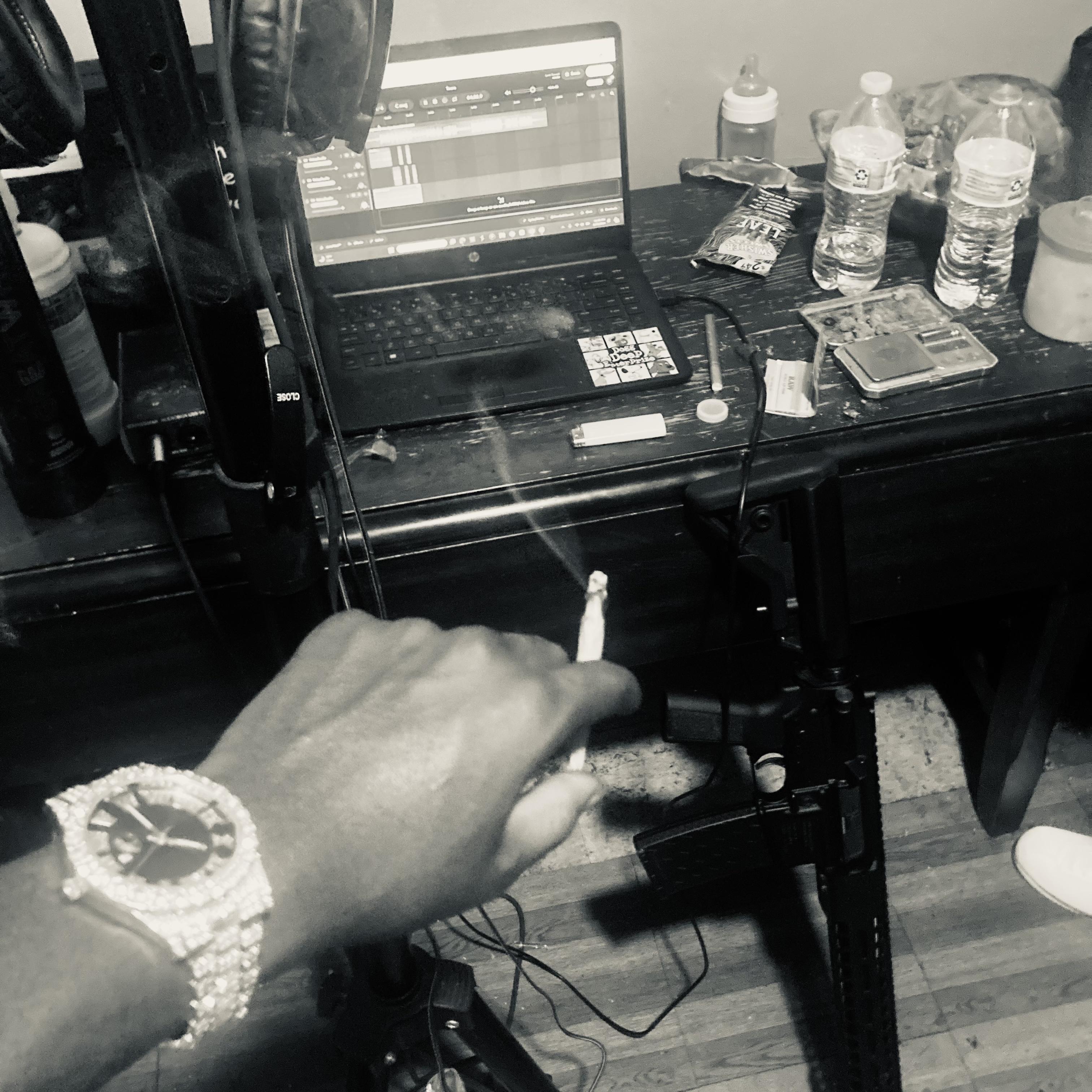 Momma Inna Mansion artwork