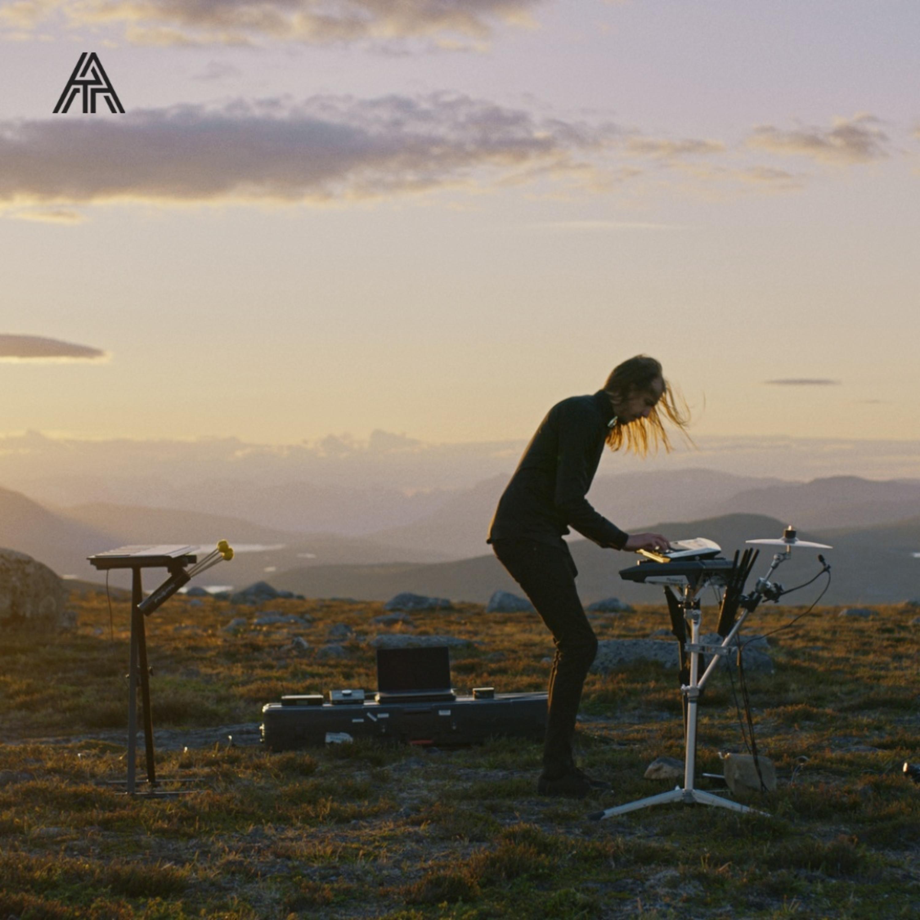 Mountain Live artwork