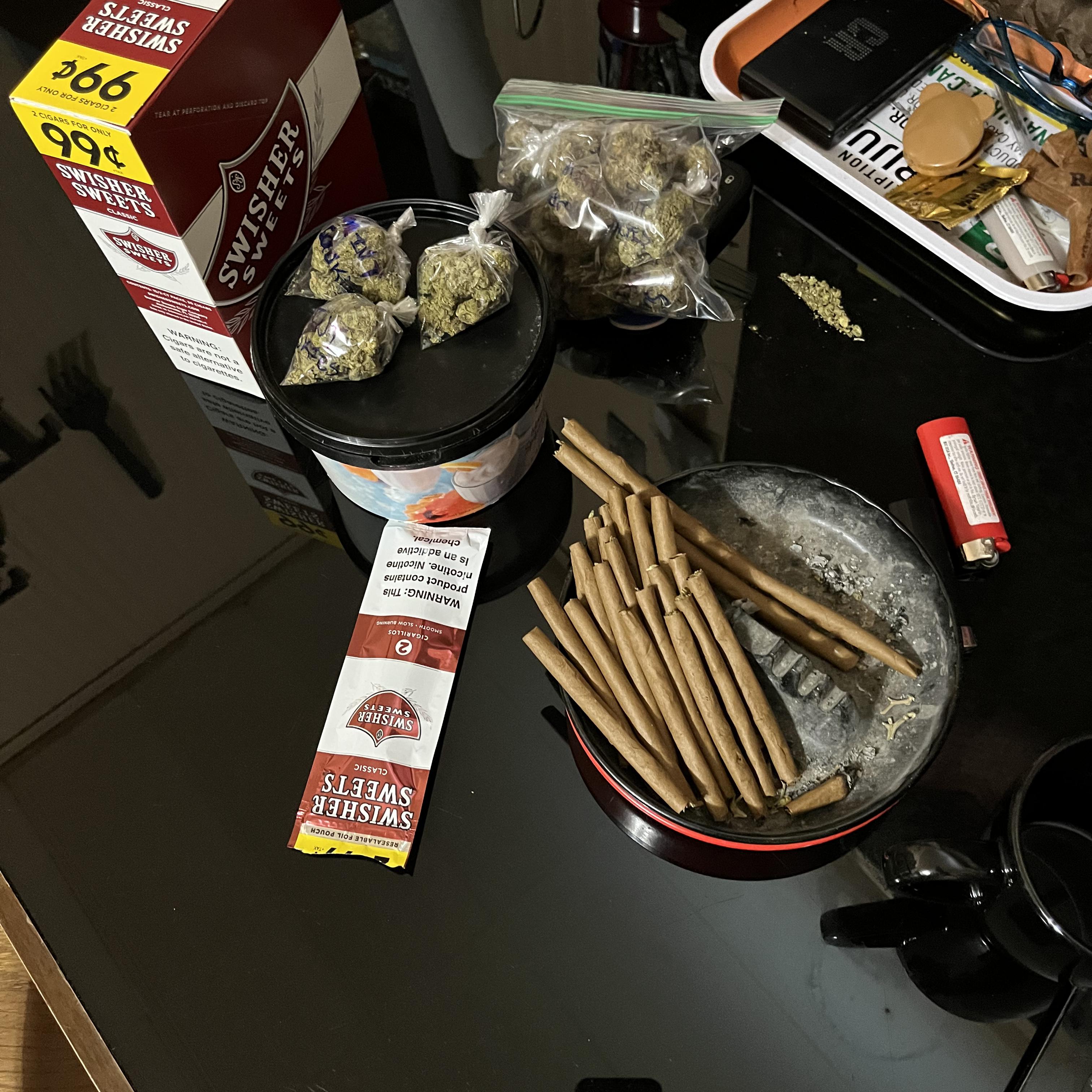 Loungin (100 Blunts) artwork