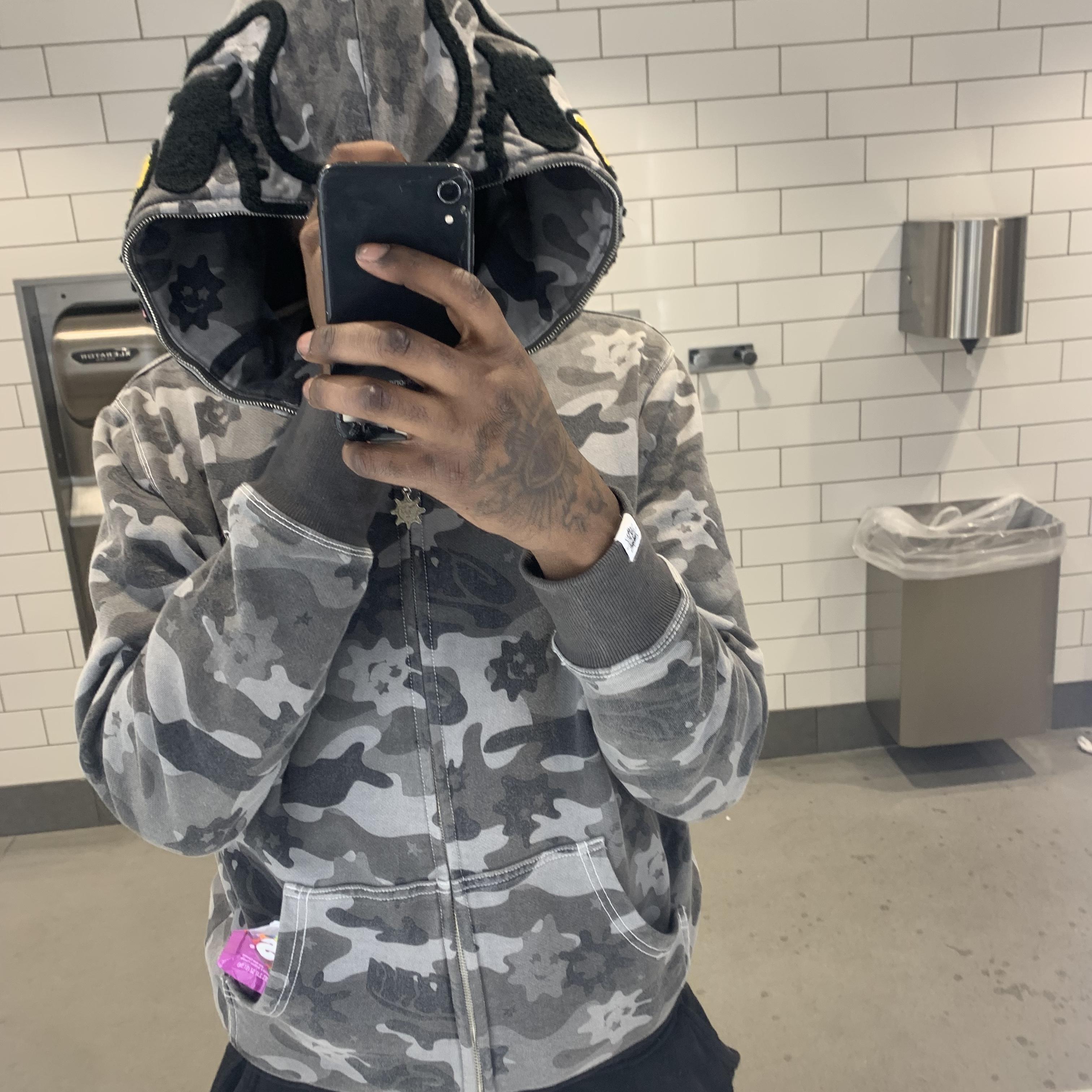 Ø2 artwork