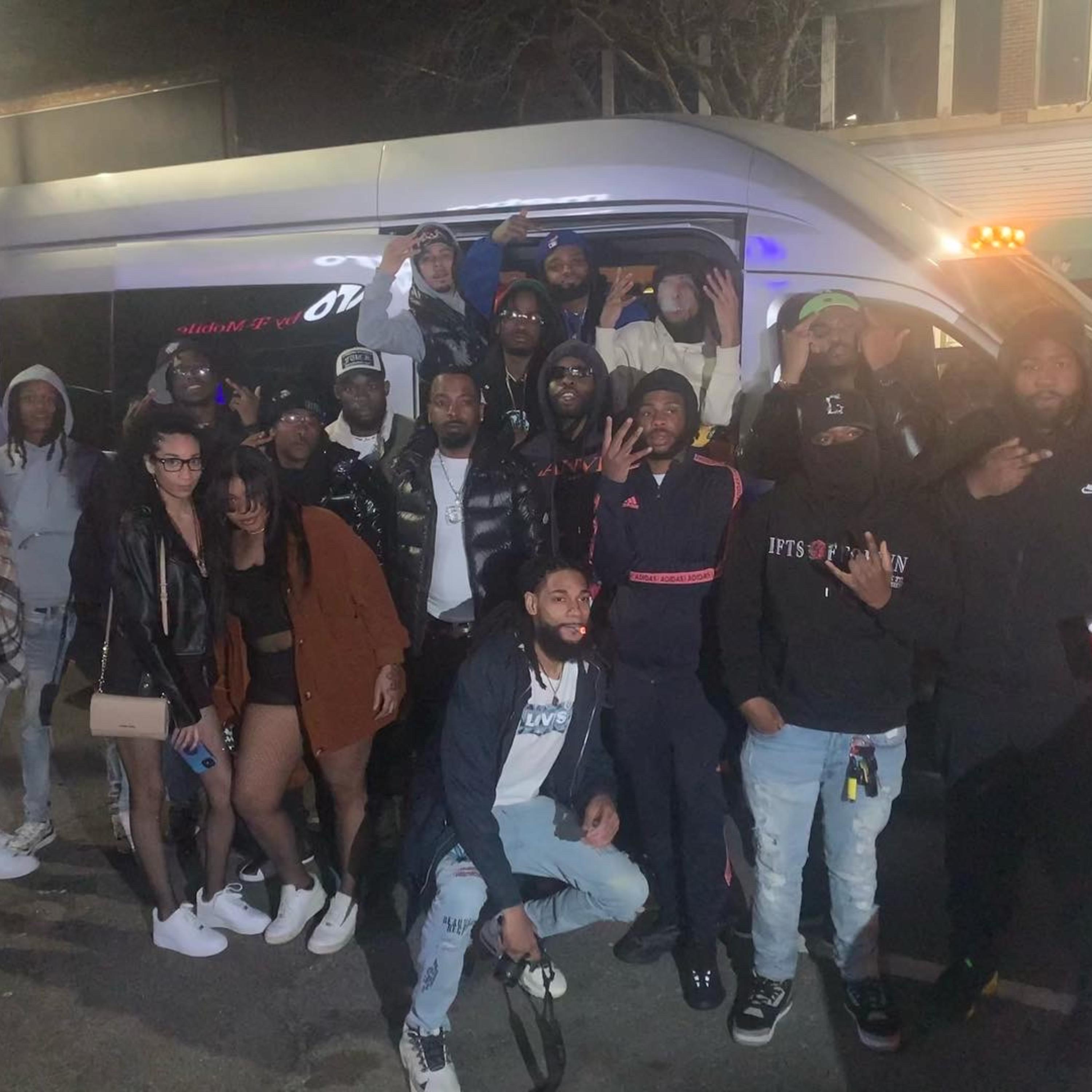 Features & shows artwork