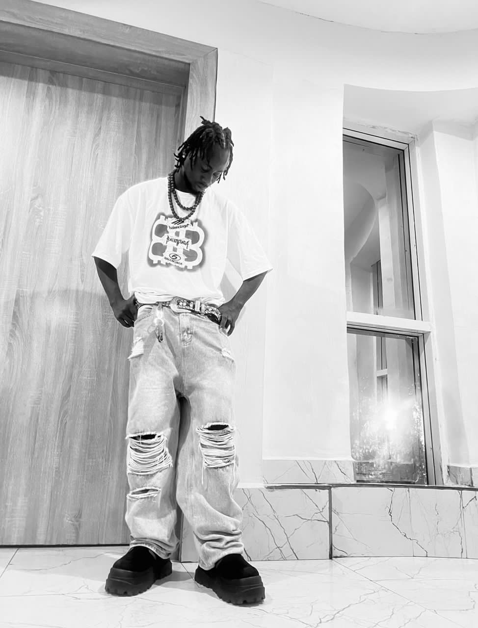 Official bignaira