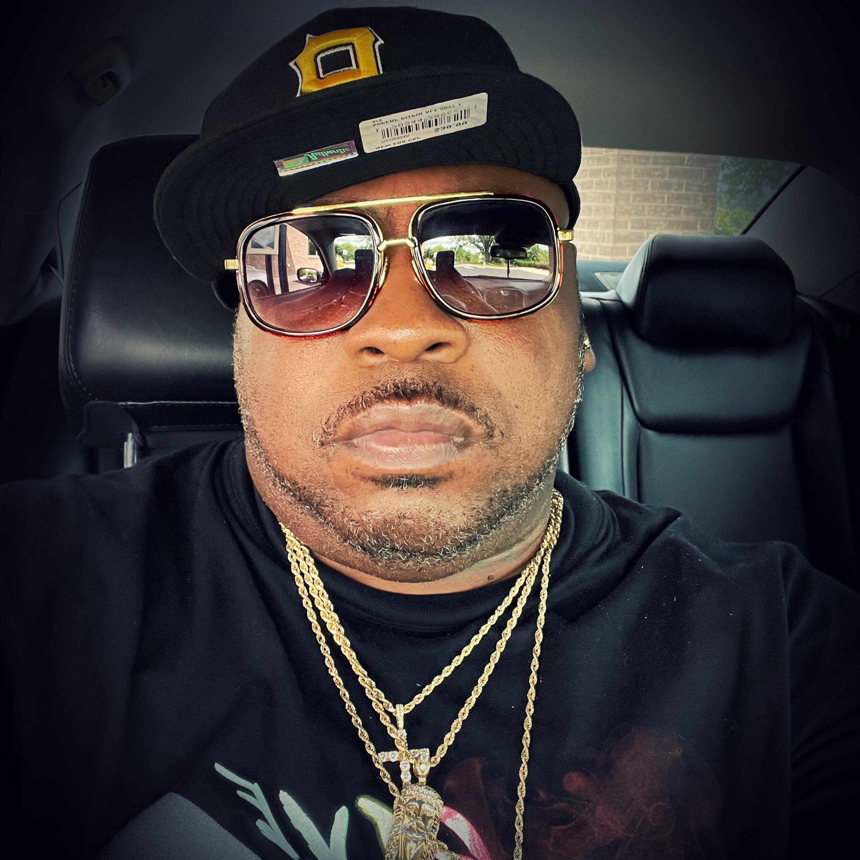 Straight Out The Gutta artwork