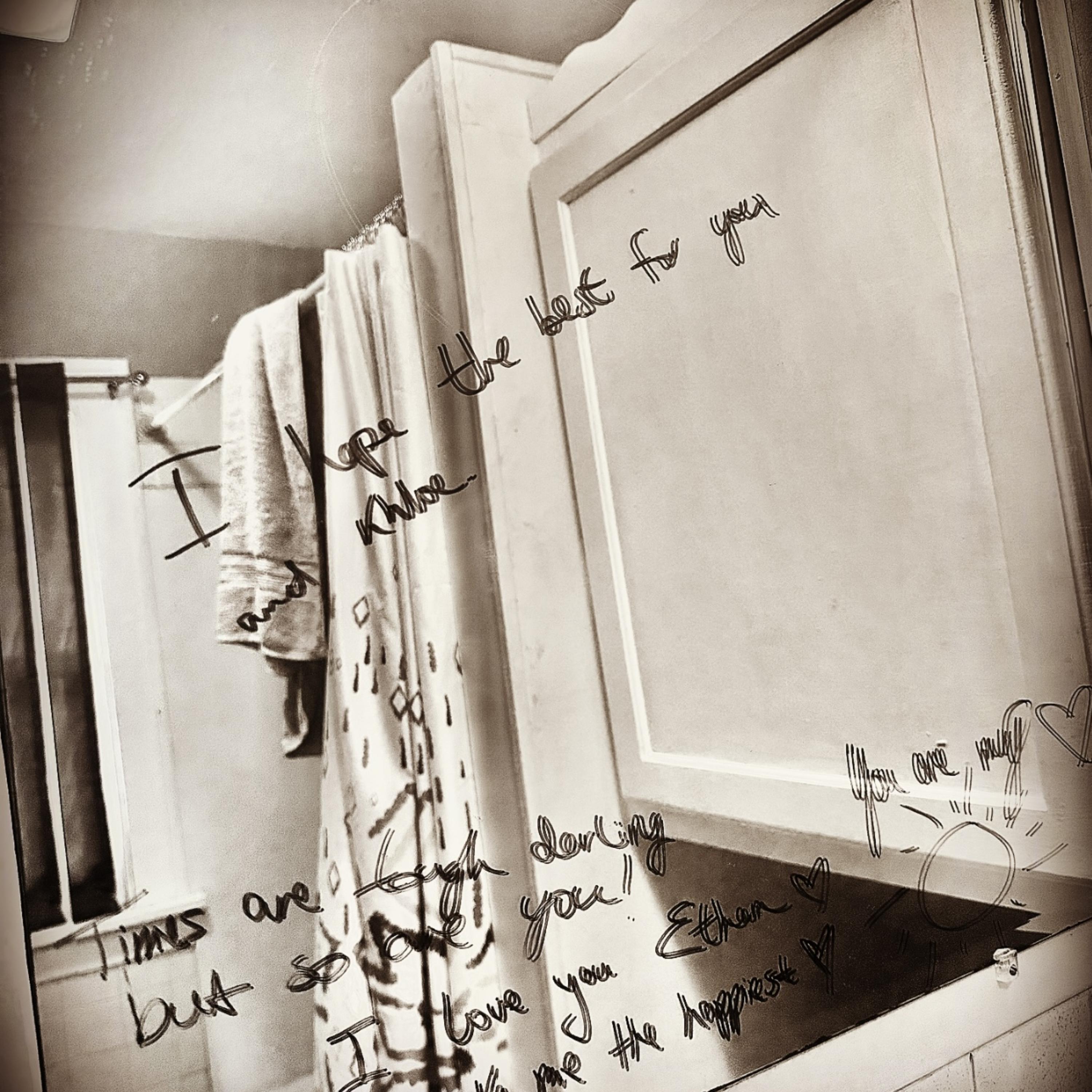 Its Her Loss artwork