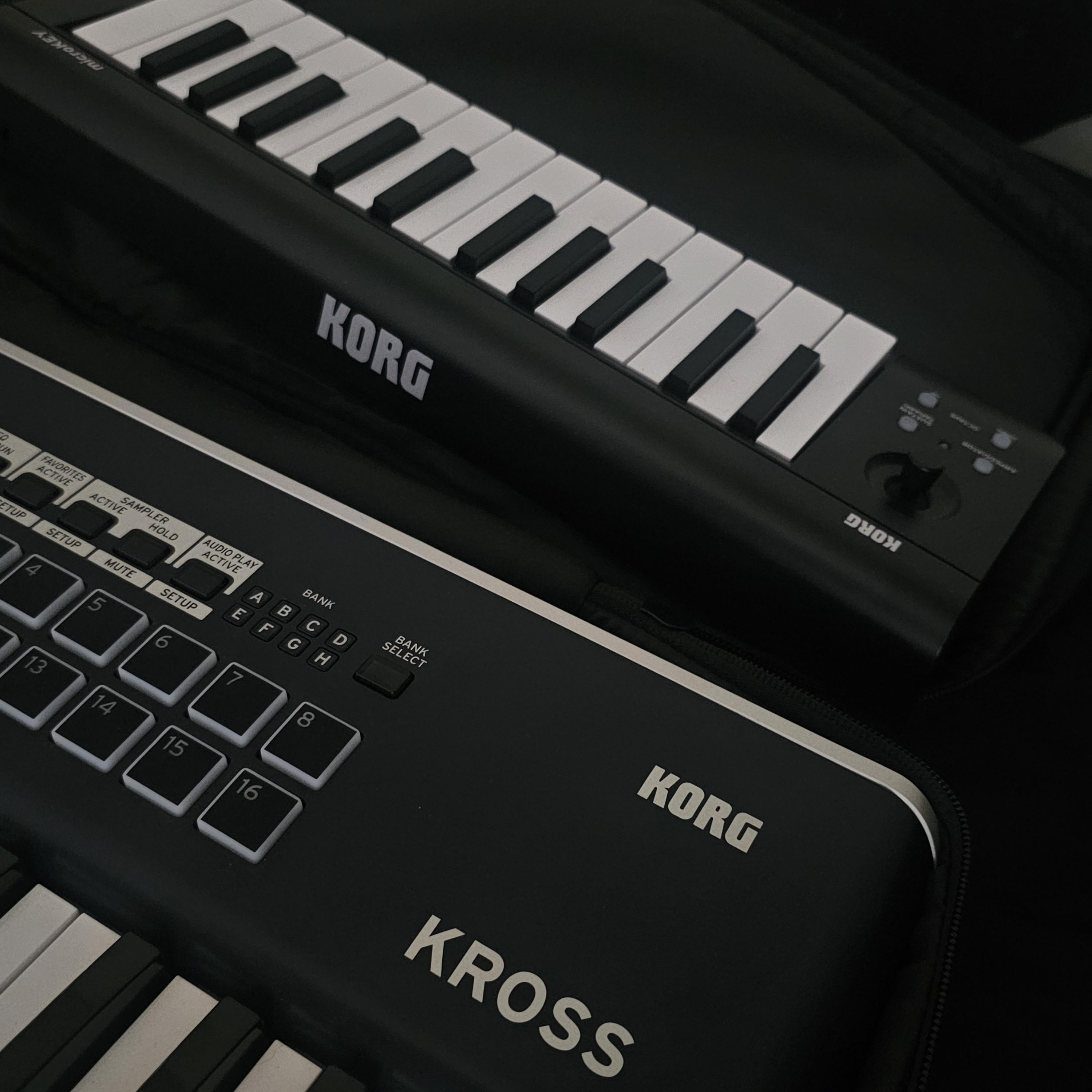 ESTRELLAS ROTAS artwork