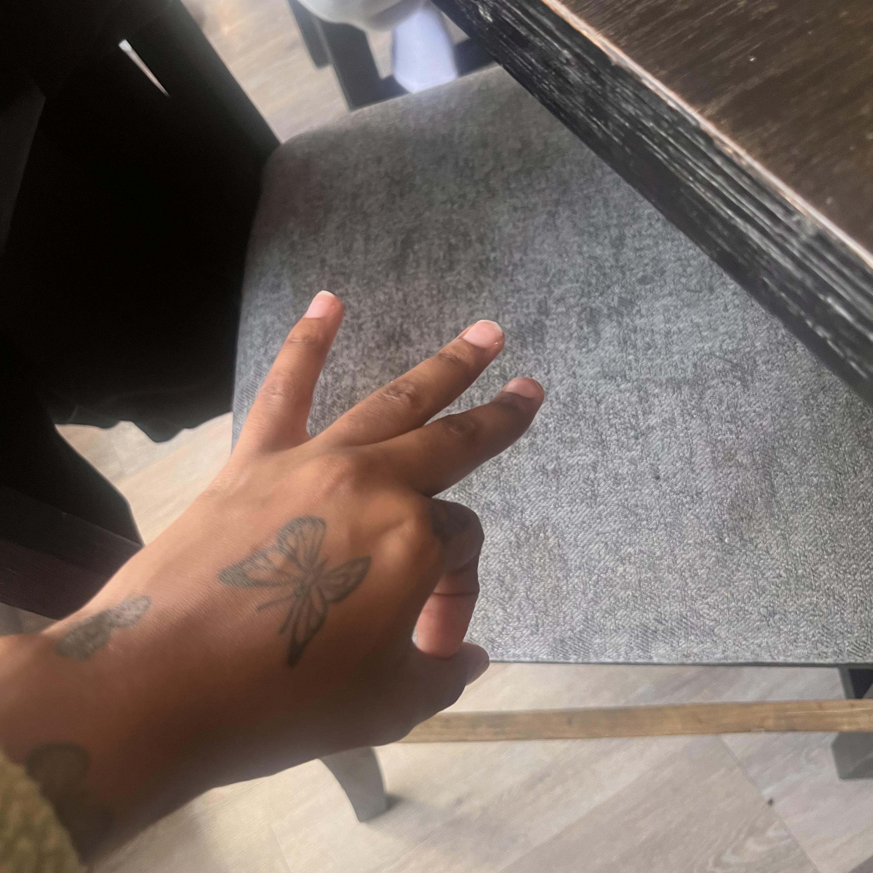Distracted artwork