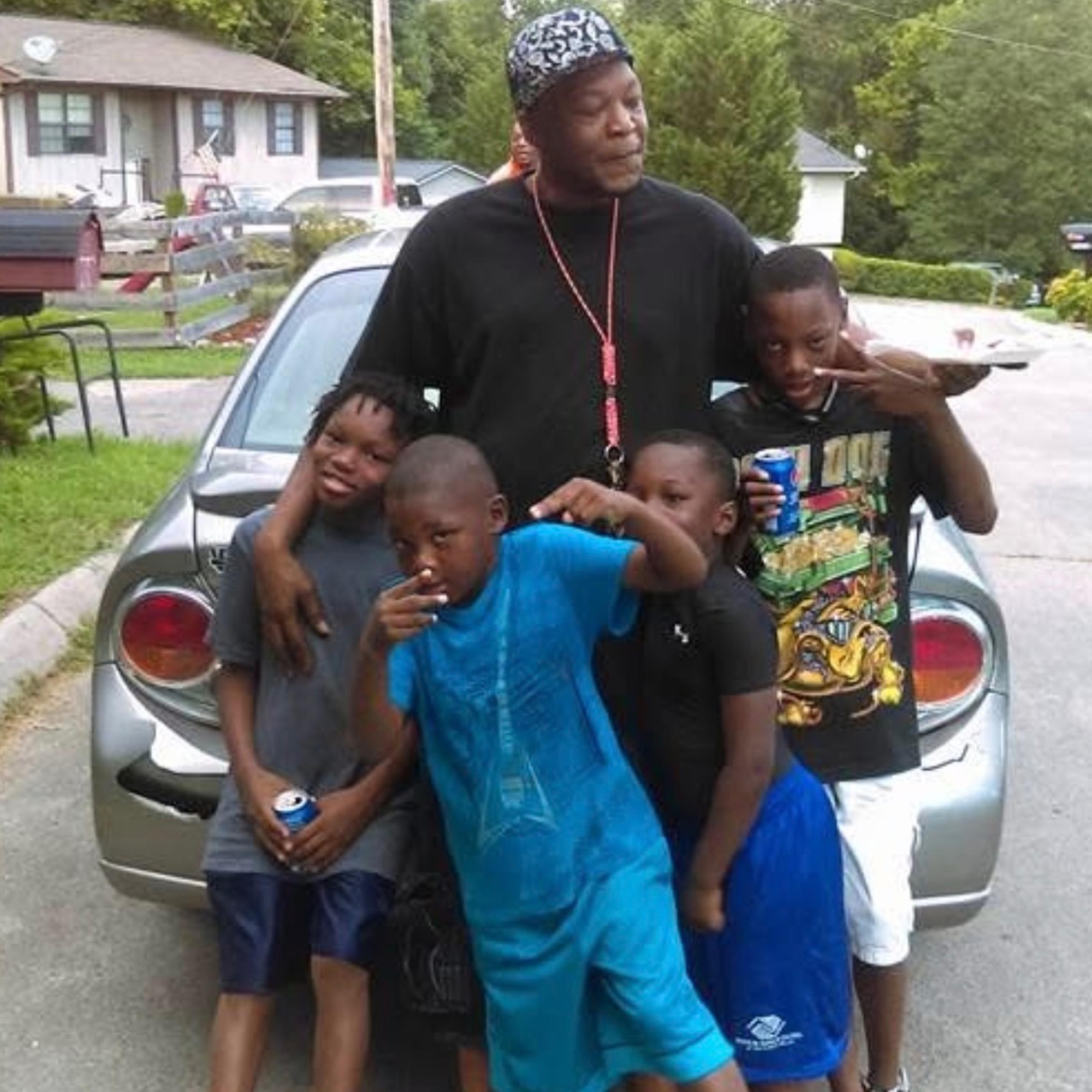 Free Da Fam by zayw3y cover art