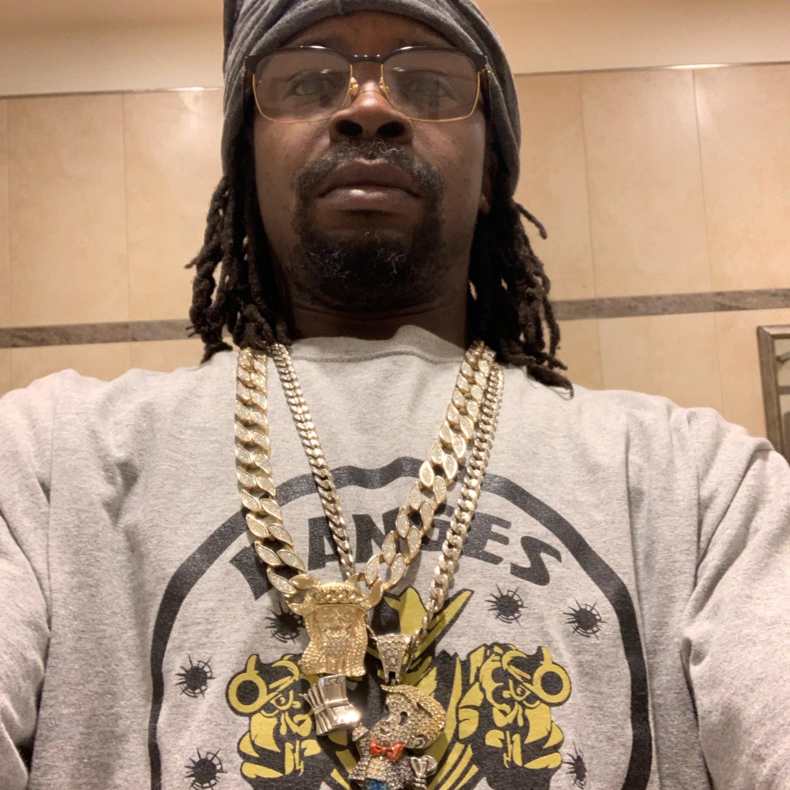 Dis Shiiii Ezee artwork