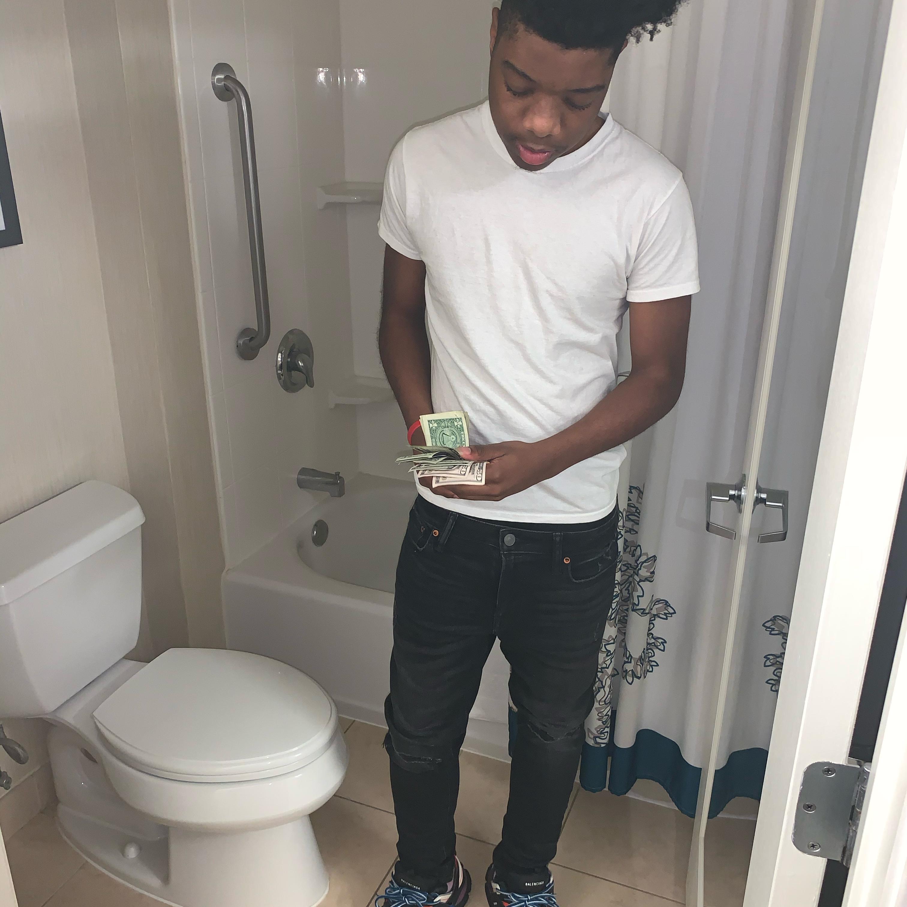 Buzzin by BankrollQuan cover art