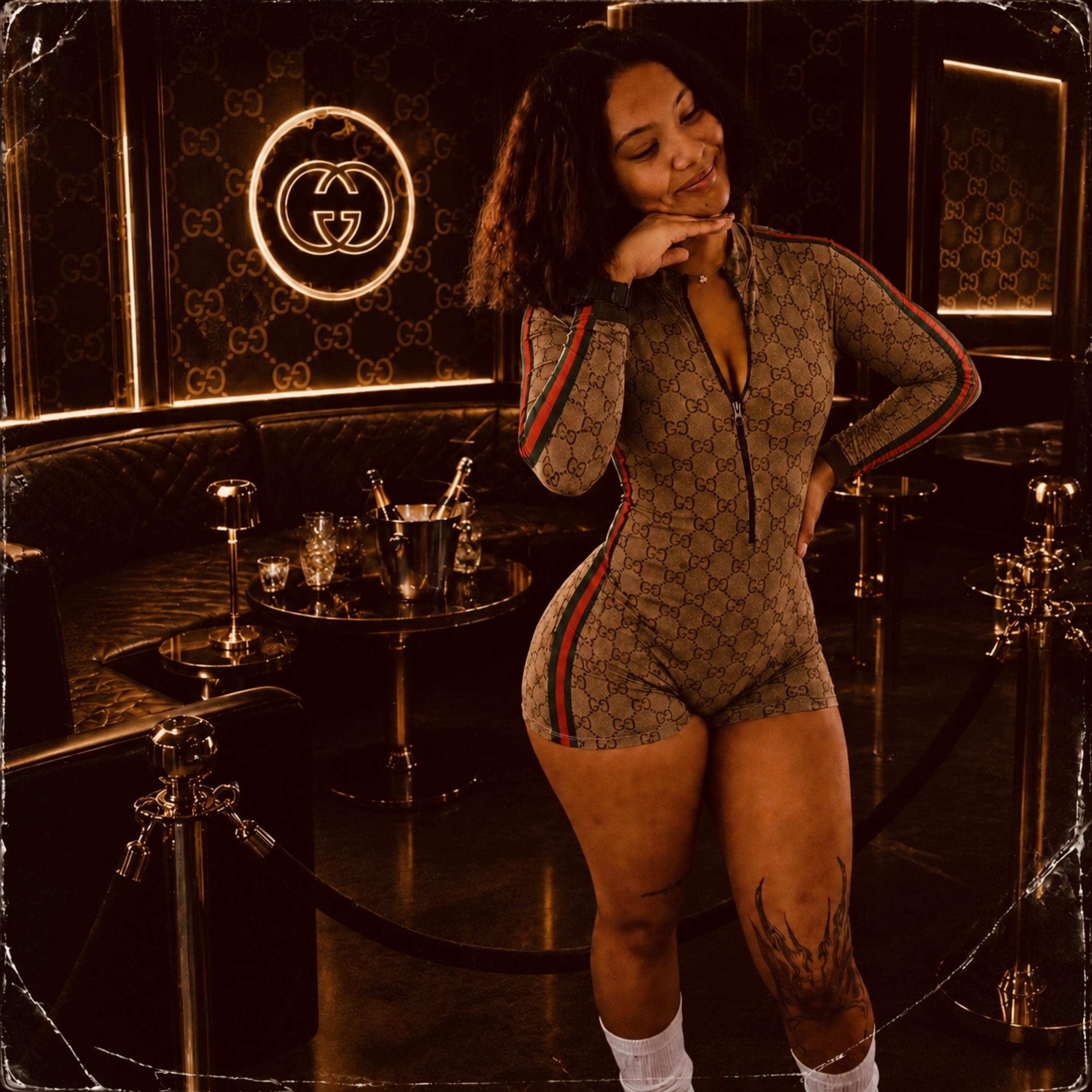 She Lookin Right by Chosen1 cover art