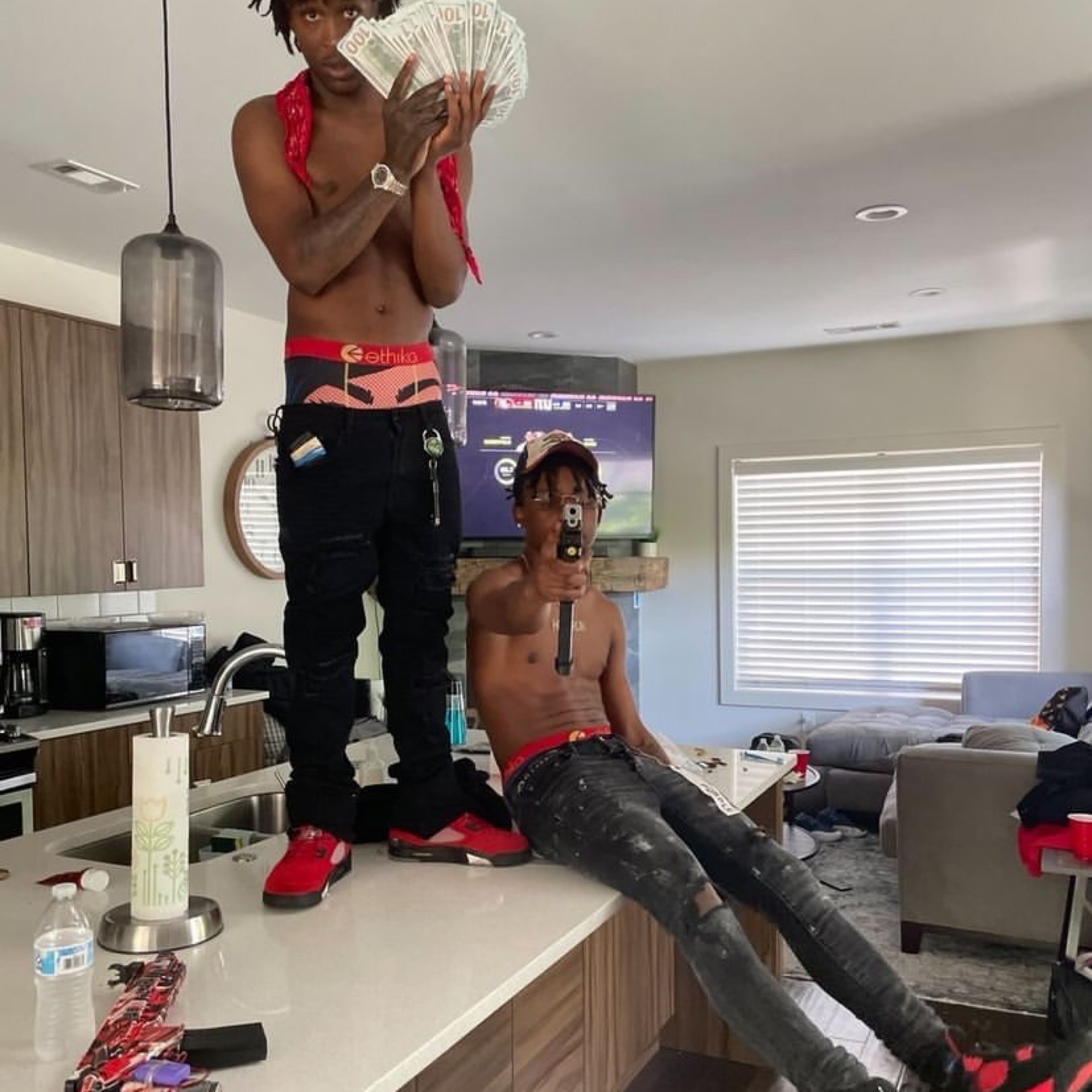 Hit 4 Hit by Rio Mafia  cover art