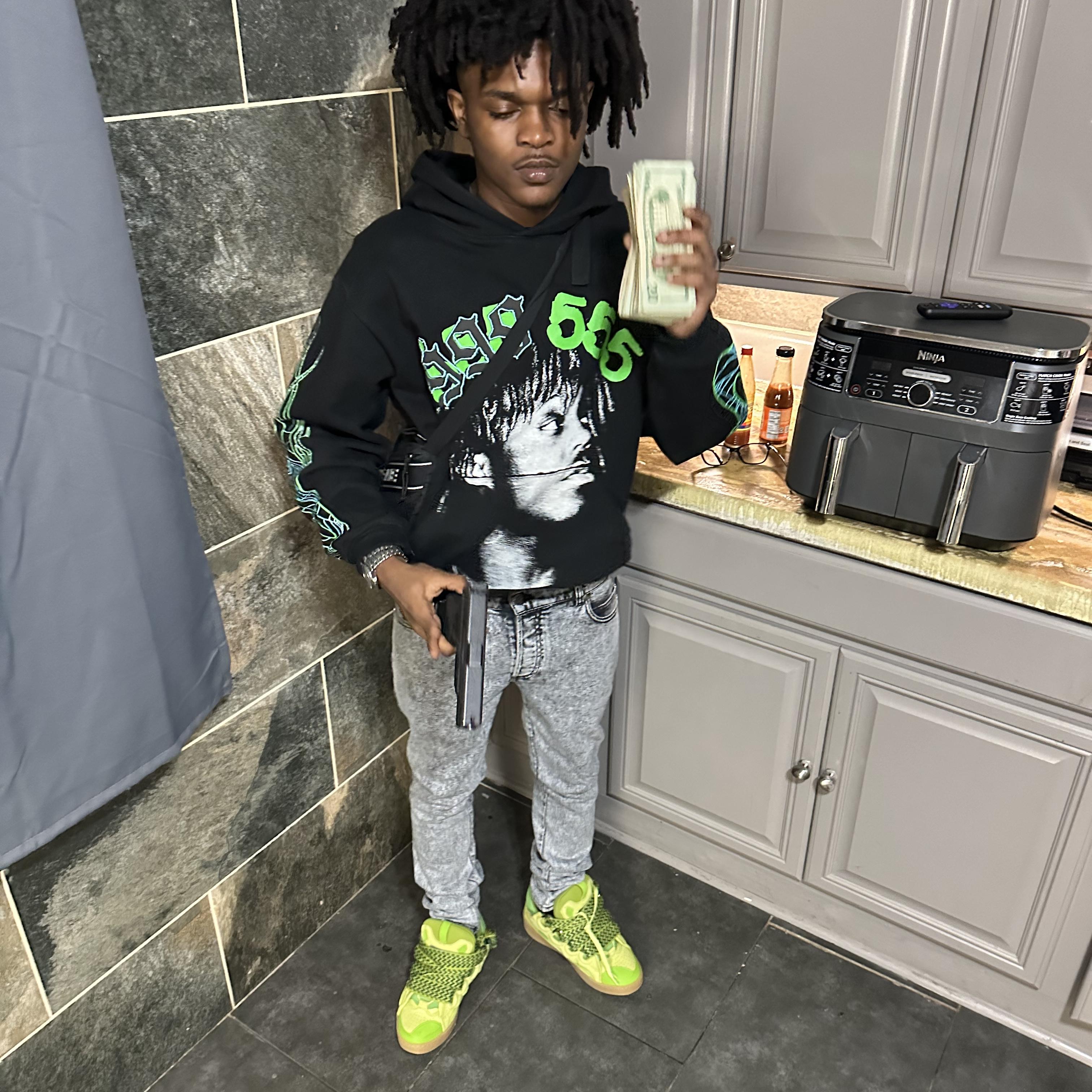 Store Clout artwork