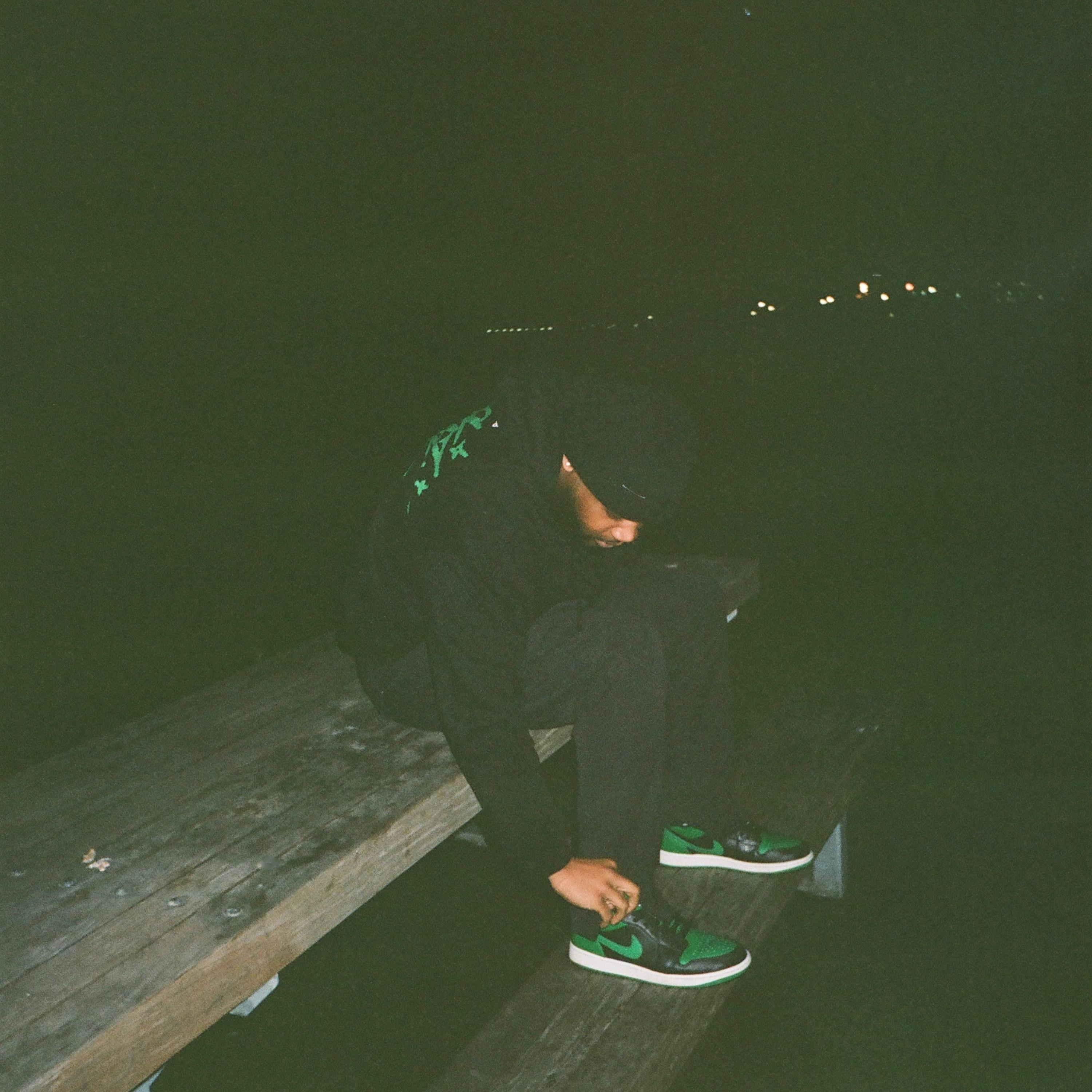 Listen2Dis by BLUUTO cover art