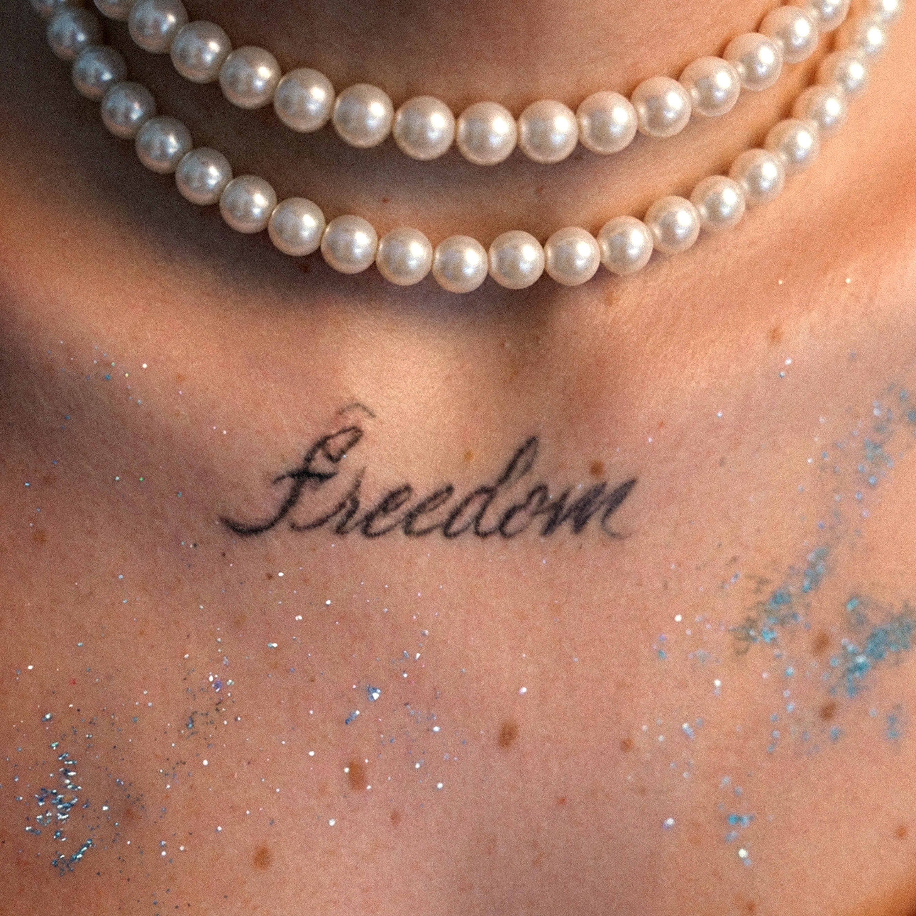 SET YOURSELF FREE by Madame Leaves