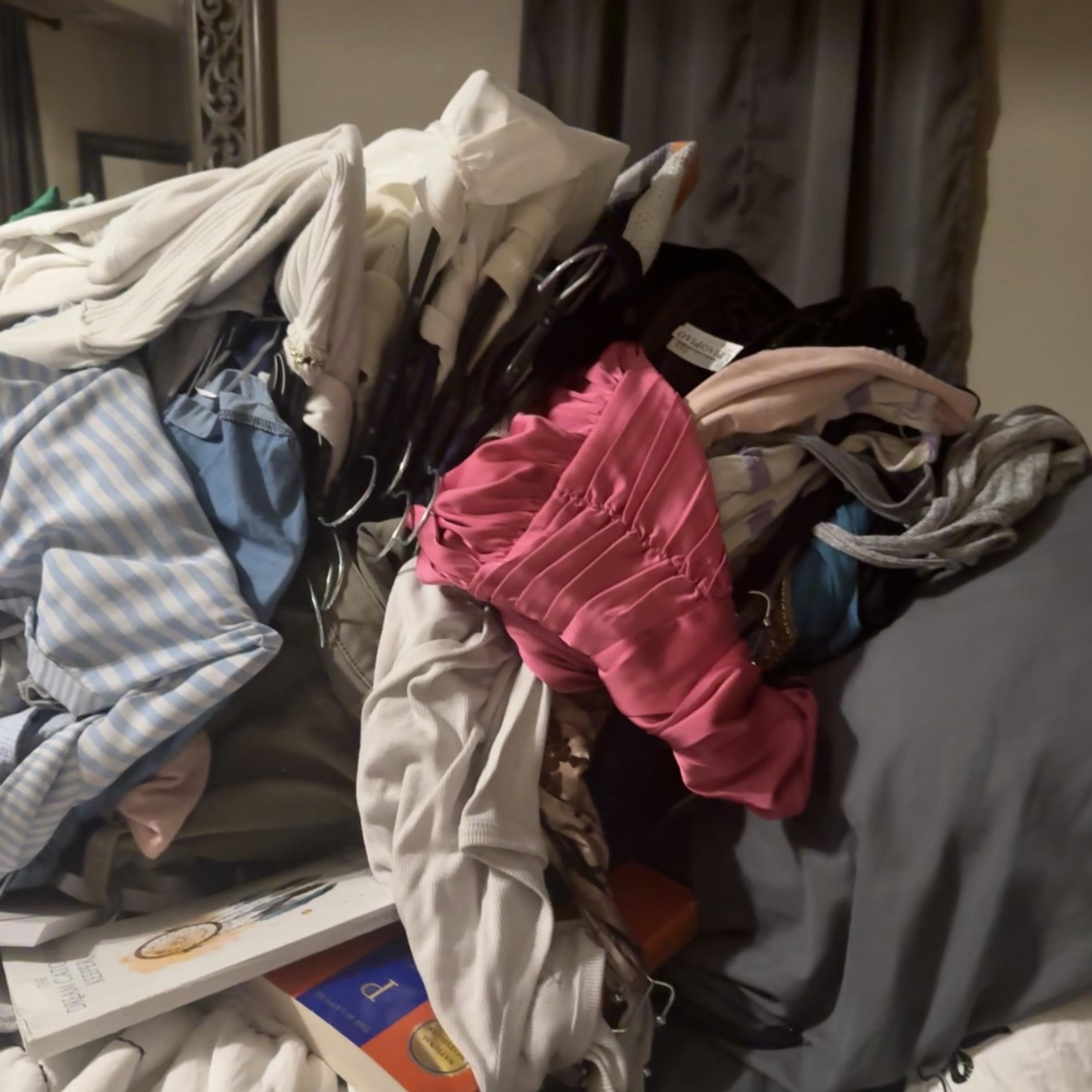 5 Weeks Of laundry by Celina Q cover art