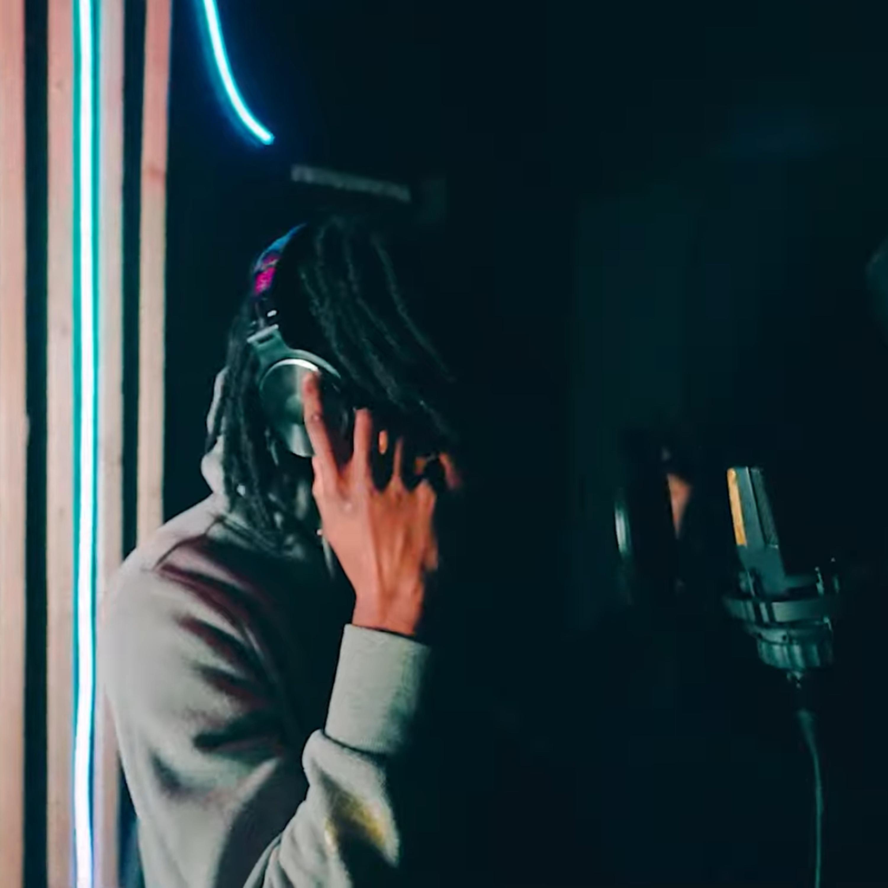 Ain’t Gon Give Up by ayeebugg cover art