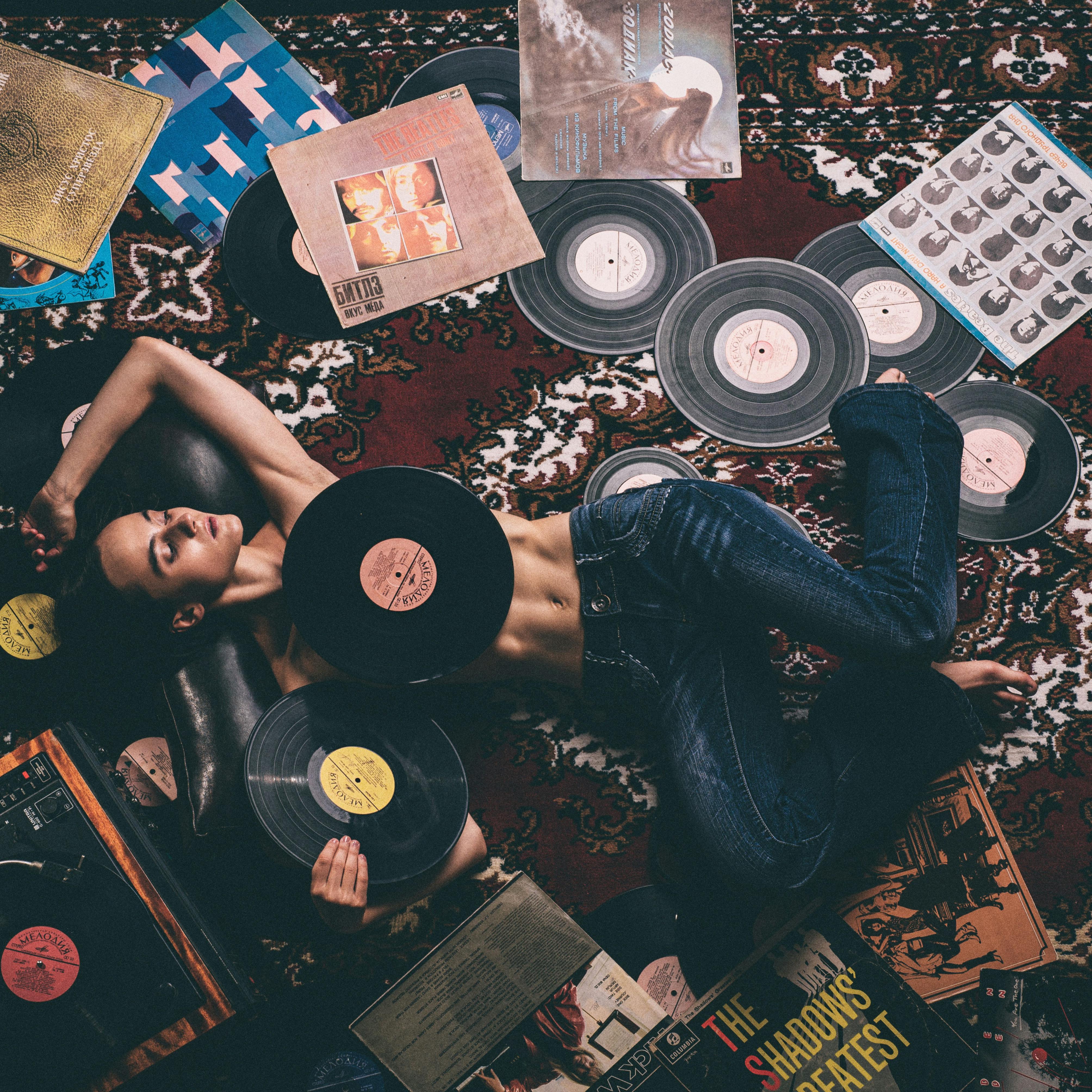 انتصار الكبرياء artwork