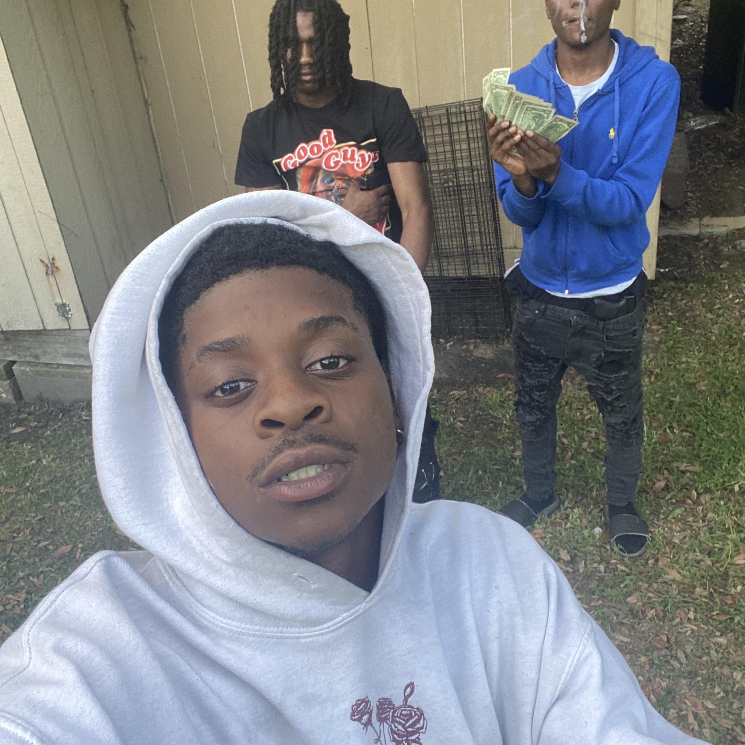 NeverLikedU artwork